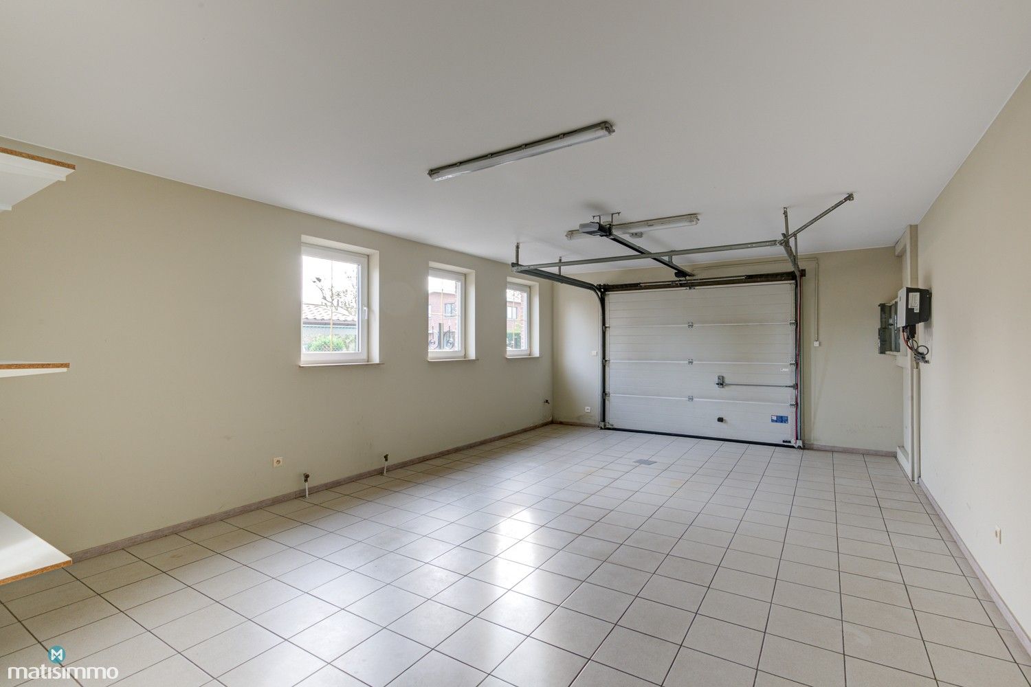 UITZONDERLIJK RUIME WONING MET 5 SLAAPKAMERS EN ONDERHOUDSVRIENDELIJKE TUIN TE MOPERTINGEN foto 17