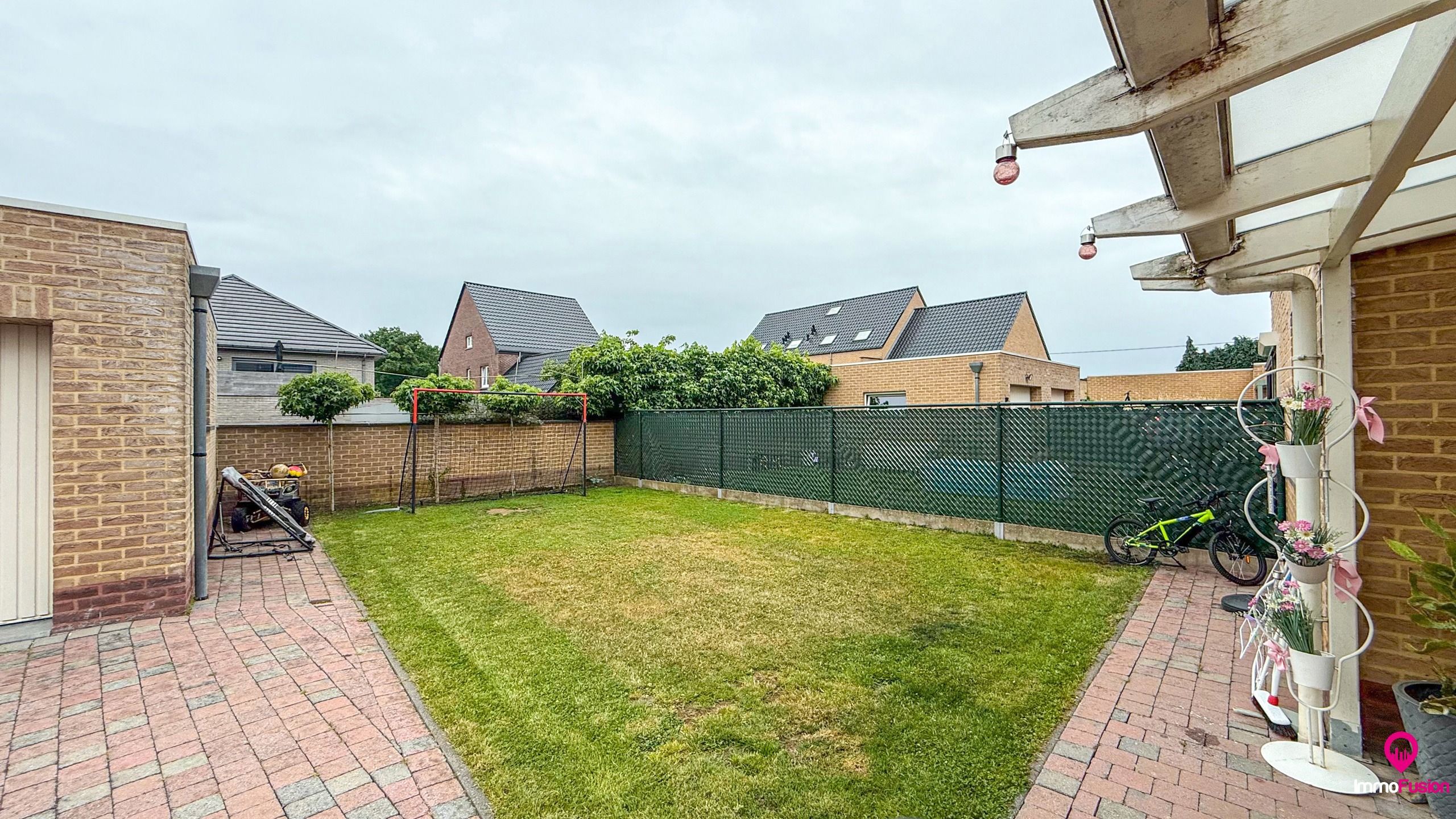 Instapklare woning met 3 slpks, tuin en garage in Lillo! foto 36