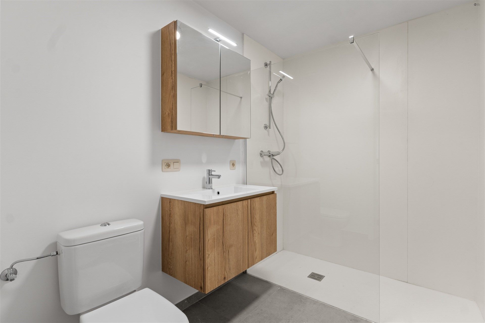 Top gelegen appartementsgebouw foto 14