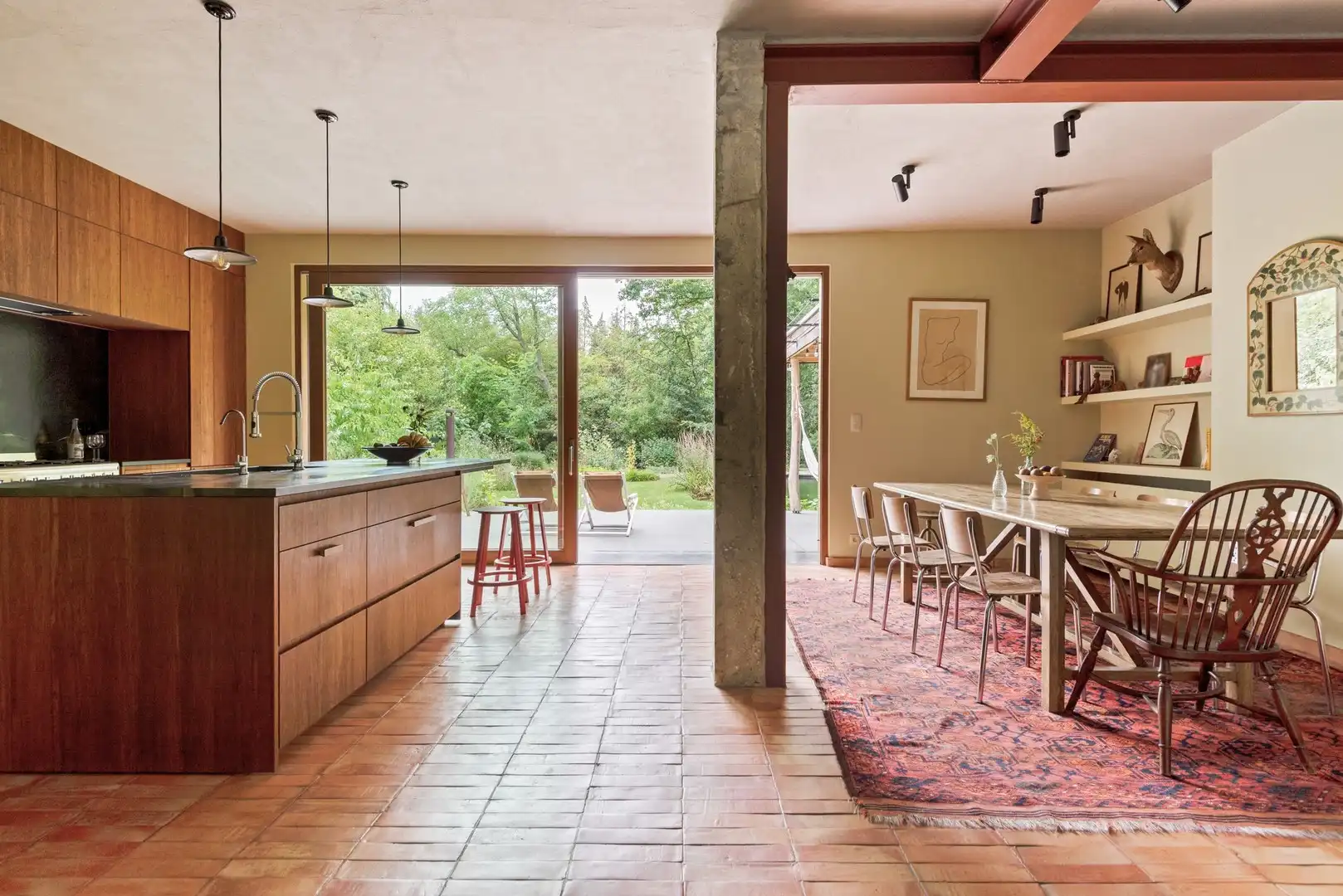 Stijlvolle, vrijstaande villa met zonnige tuin en zwemvijver foto 7