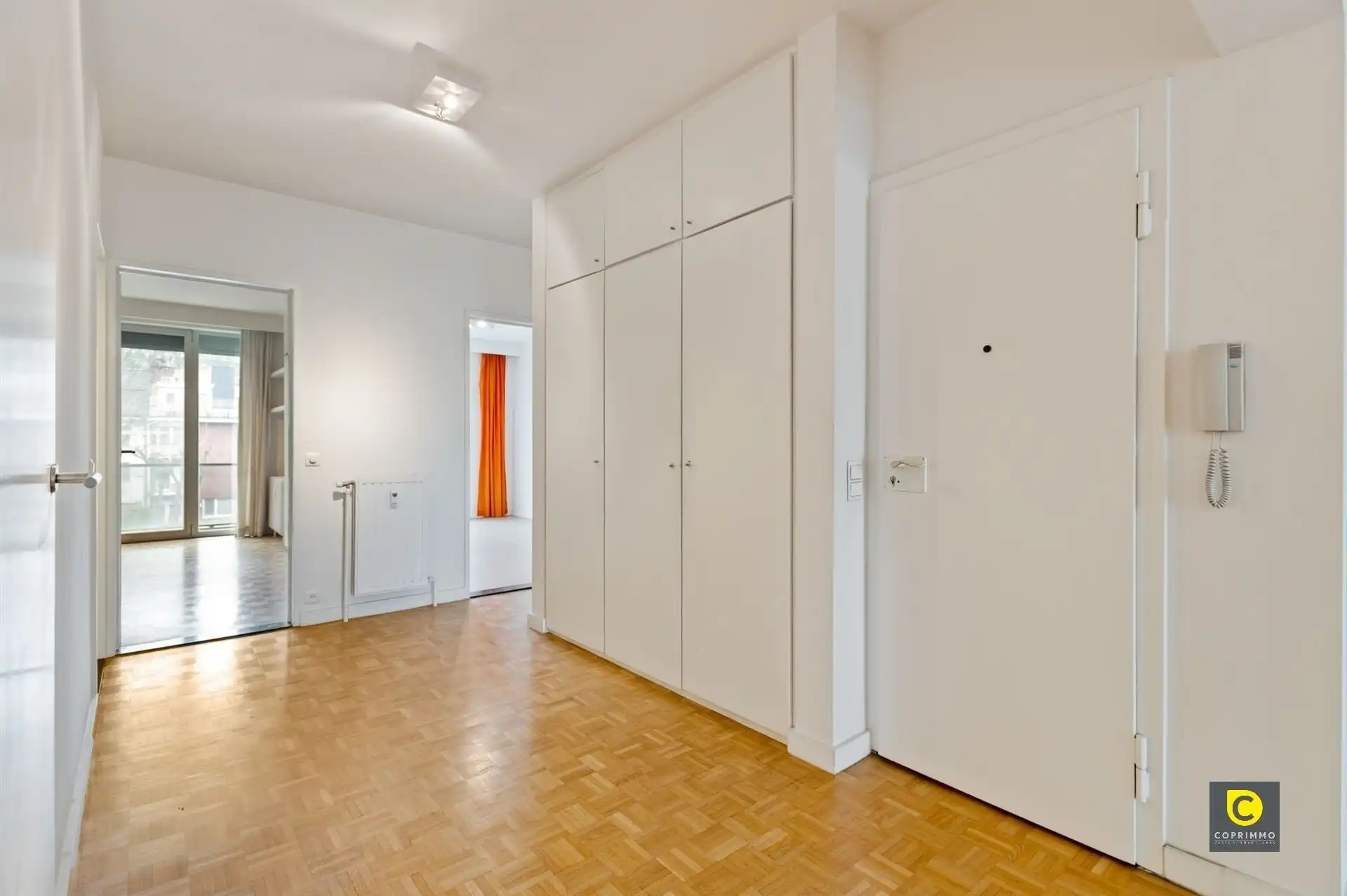 Ruim, instapklaar 2 slpk app met 2 terrassen! foto 6