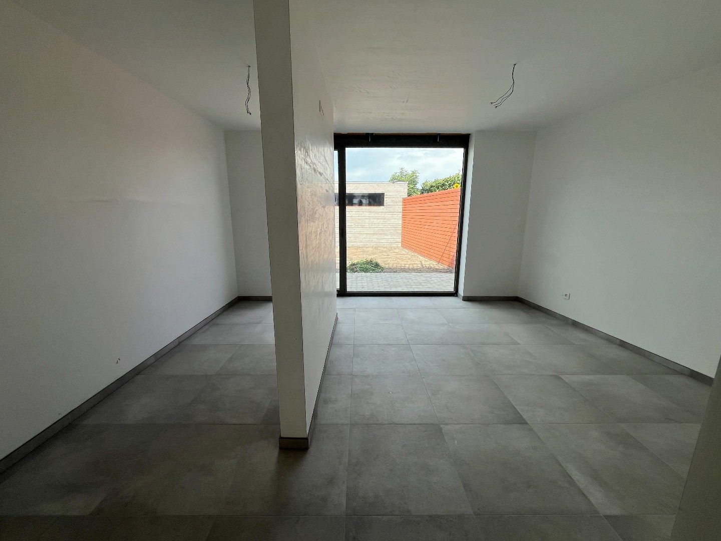 Gelijkvloers appartement met tuin in hartje Sijsele! foto 5