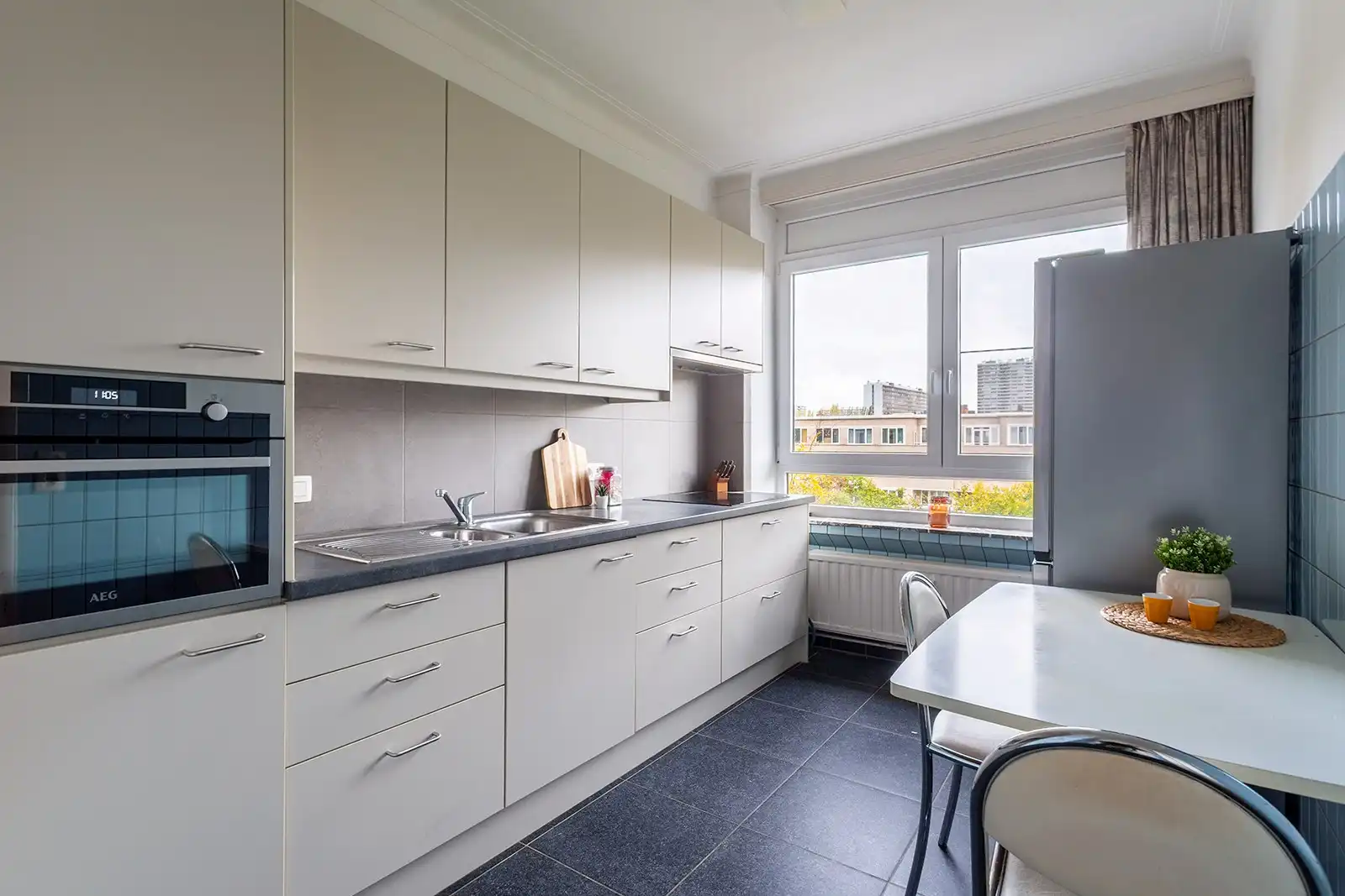 Ruim en lichtrijk appartement met 3 slaapkamers op centrale ligging foto 7