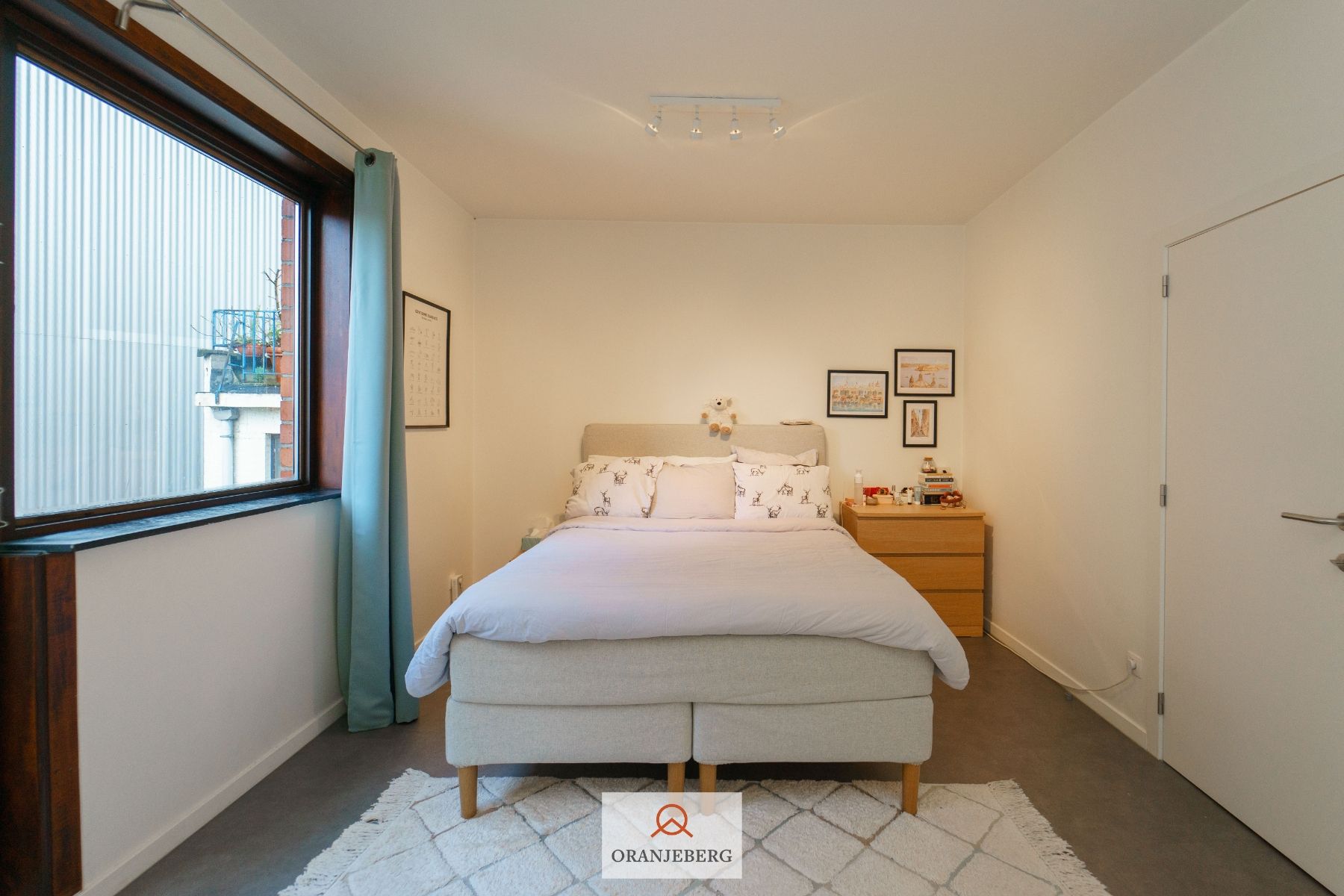 Uniek gelegen gerenoveerd appartement in hartje Gent op het Sint-Baafsplein foto 17