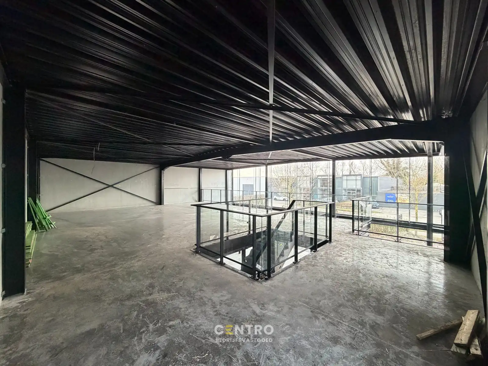 NB HANDELSRUIMTE (223m²) met verdieping (148,5m²) en private parkeerplaatsen voor de deur. Op industriezone "Herdersbrug" te 8000 Brugge. foto 7