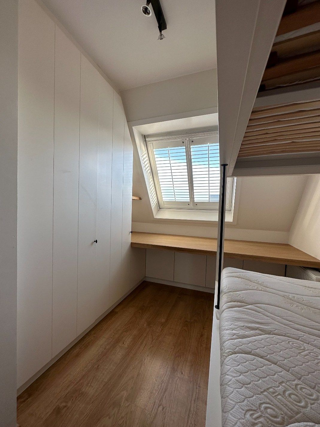 Brugge: ruim dakappartement met  2 slpk en staanplaats foto 12