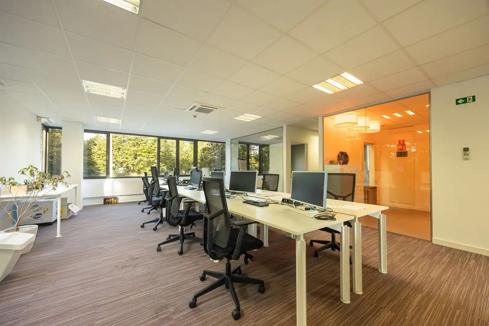 Instapklare kantoorruimte van 235 m² nabij E19 en A12  foto 11