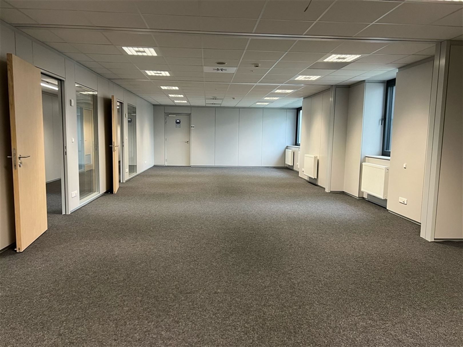 Instapklare kantoren op vlot bereikbare ligging vanaf 185m²  foto 2