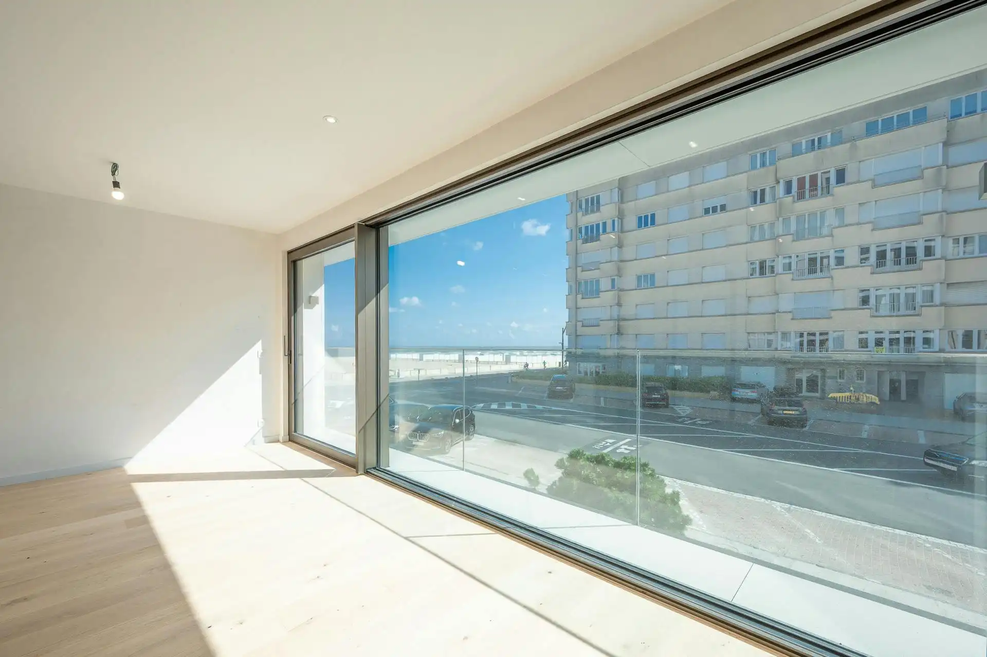 Nieuwbouw appartement met zeezicht te koop in Knokke foto 4