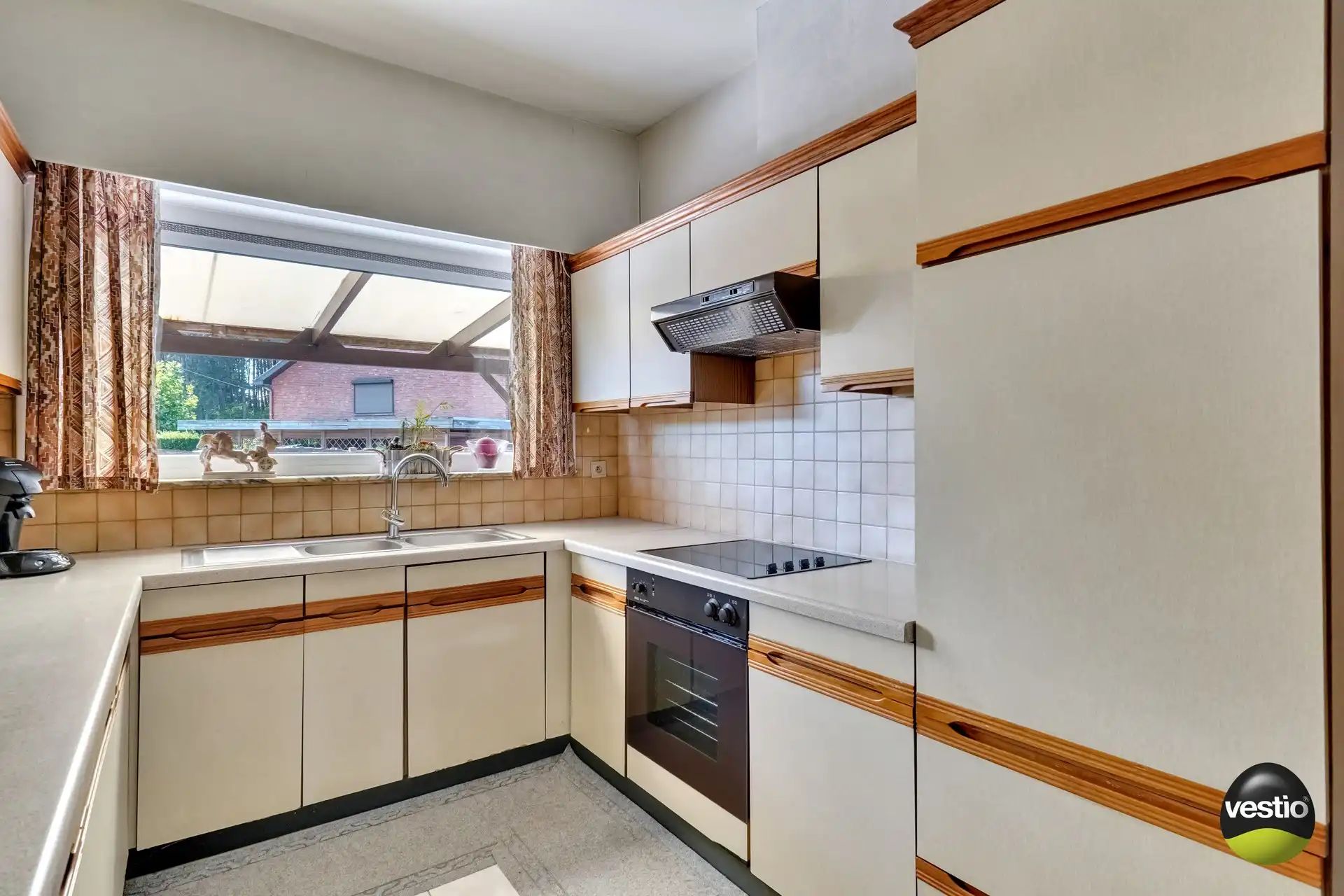 RUSTIG GELEGEN, TE RENOVEREN WONING TE STAL-KOERSEL foto 15