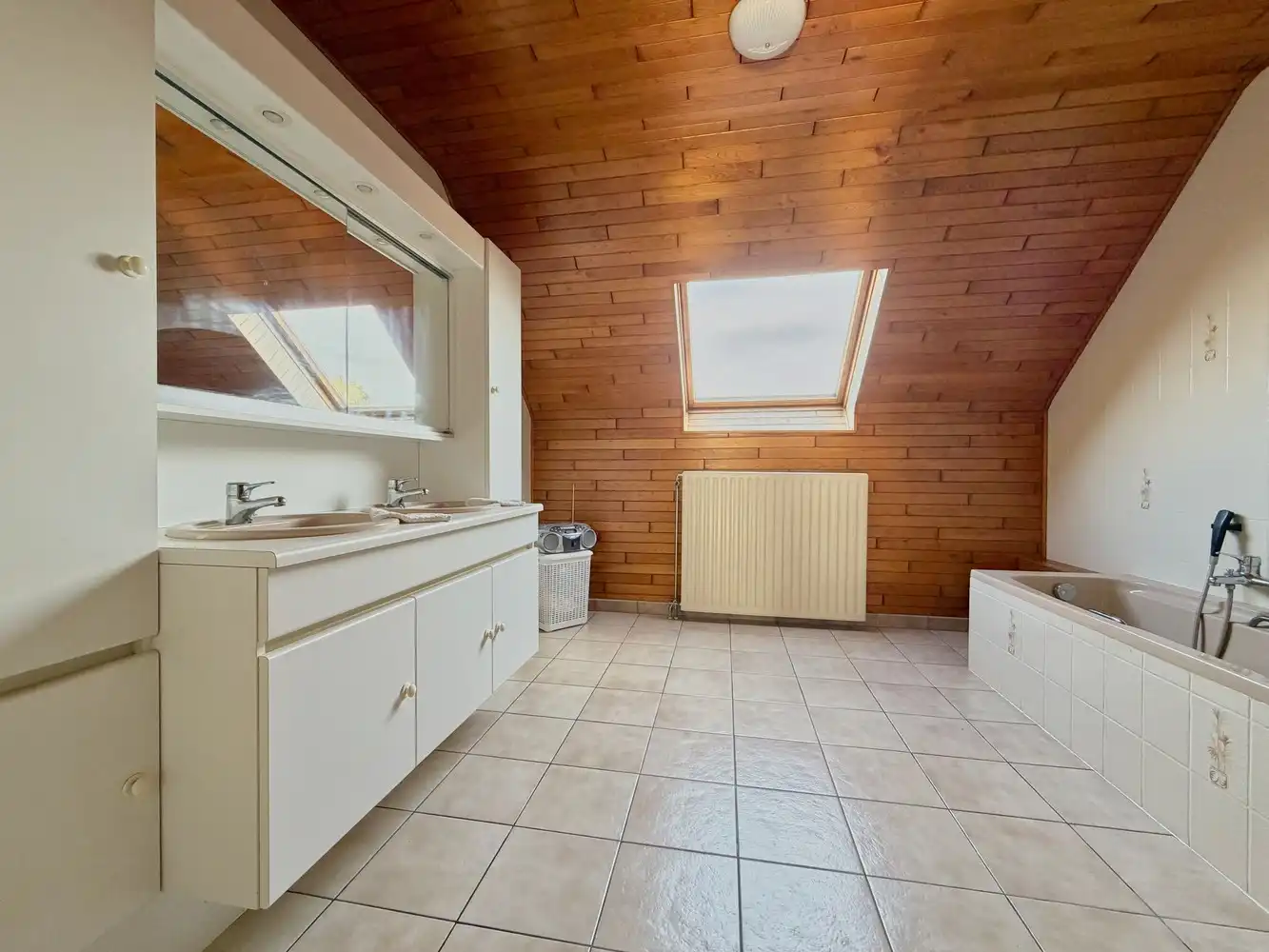 Ruime, lichtrijke gezinswoning (5 slpks) +tuin (1369m²) foto 14