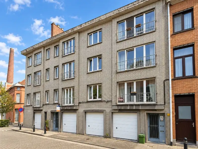 Lichtrijk appartement met terras tussen Dampoort en Sint-Jacobs foto 14