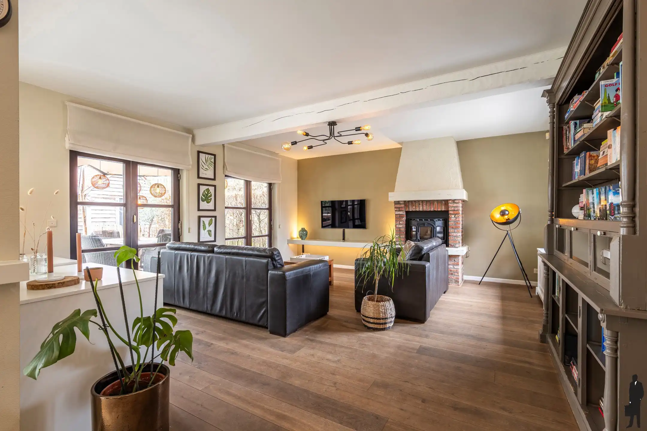 Instapklare woning met bijgebouw, zwembad en zuidtuin! foto 5