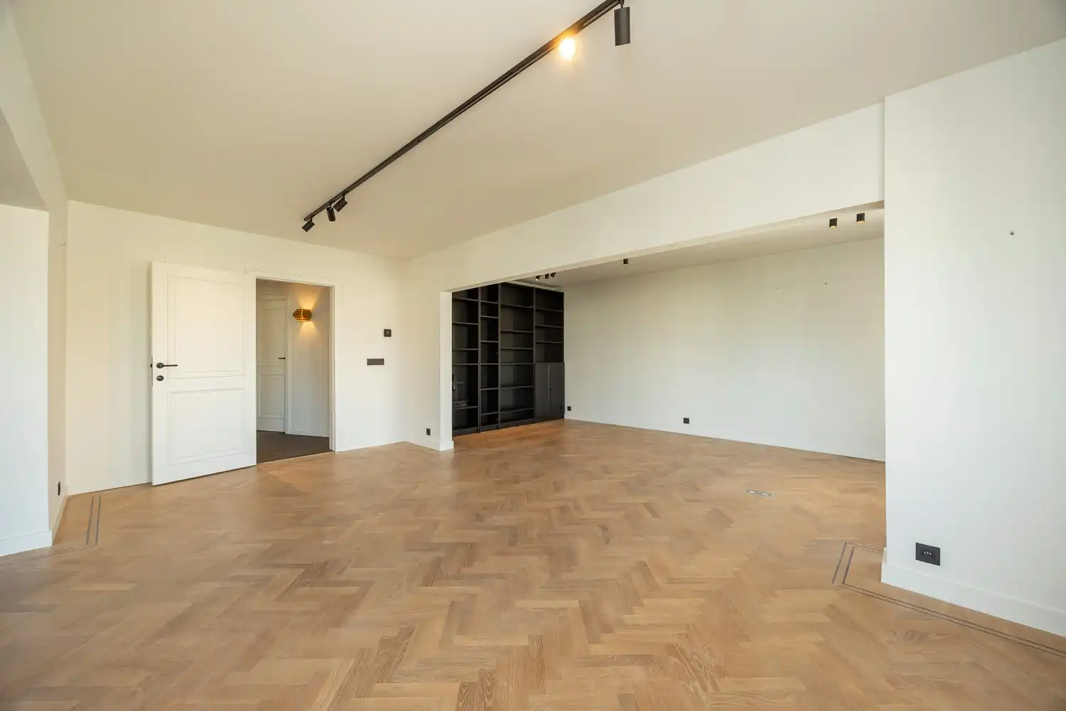 Luxueus en energiezuinig hoekappartement (260m²) op de 6de verdieping met prachtig uitzicht op het Stadspark foto 4