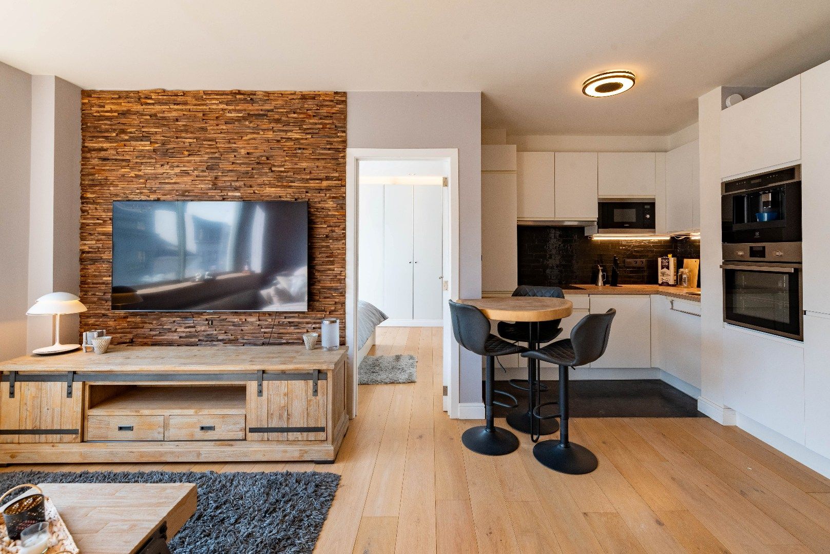 Prachtig gemeubeld appartement met autostaanplaats foto 7