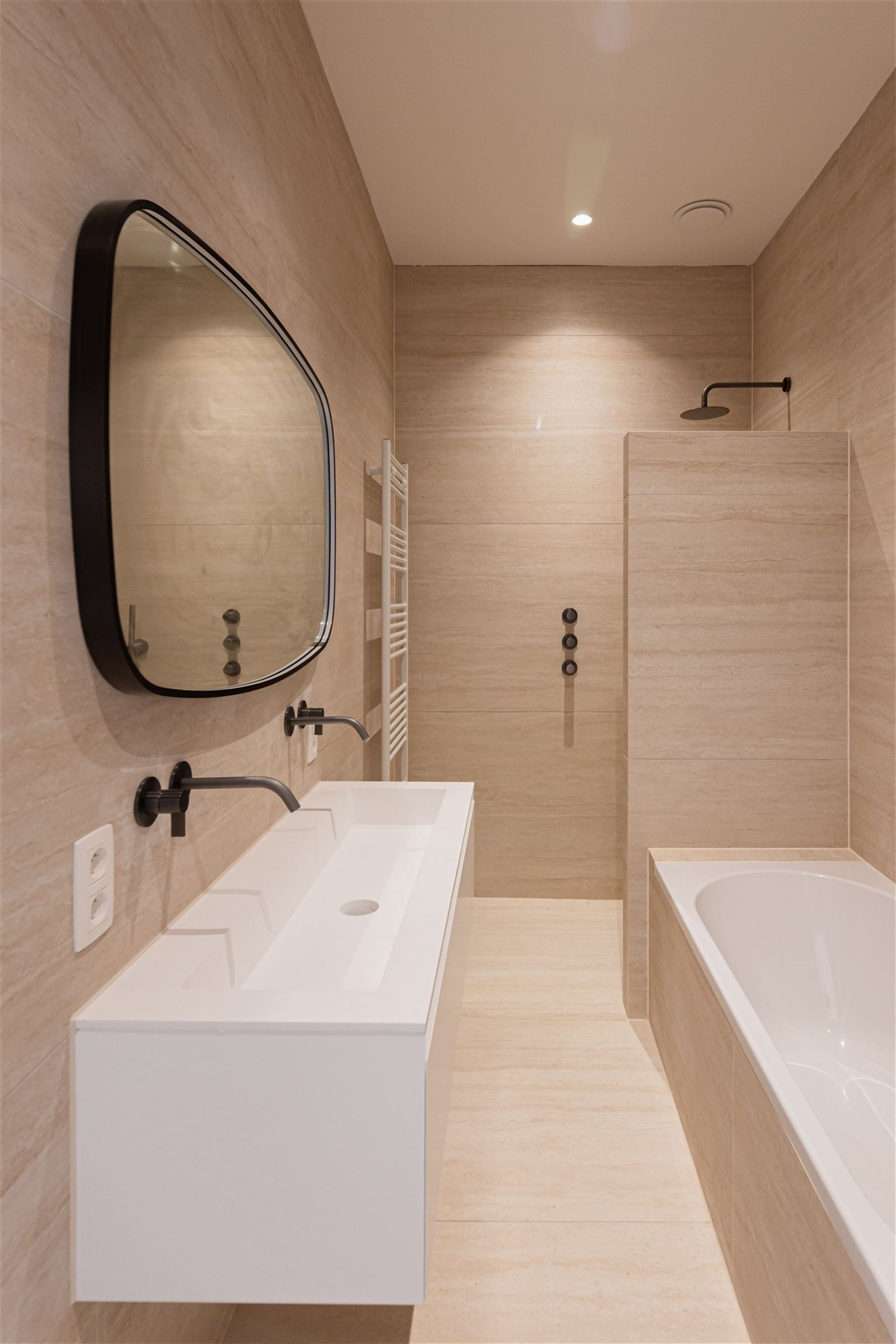 Parijse flair in topnotch renovatieproject foto 8