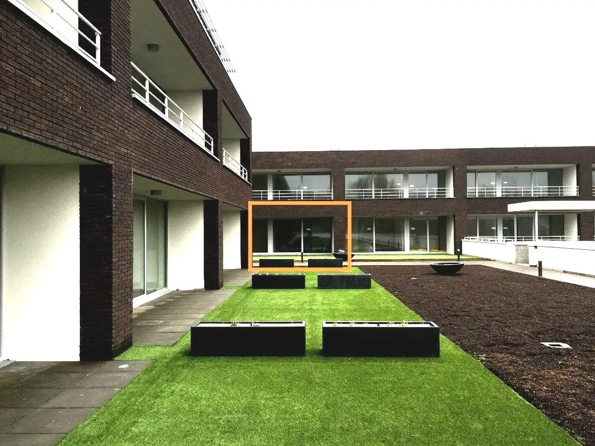 Toffe  studio MET APARTE SLPK +  terras en tuin foto {{pictureIndex}}