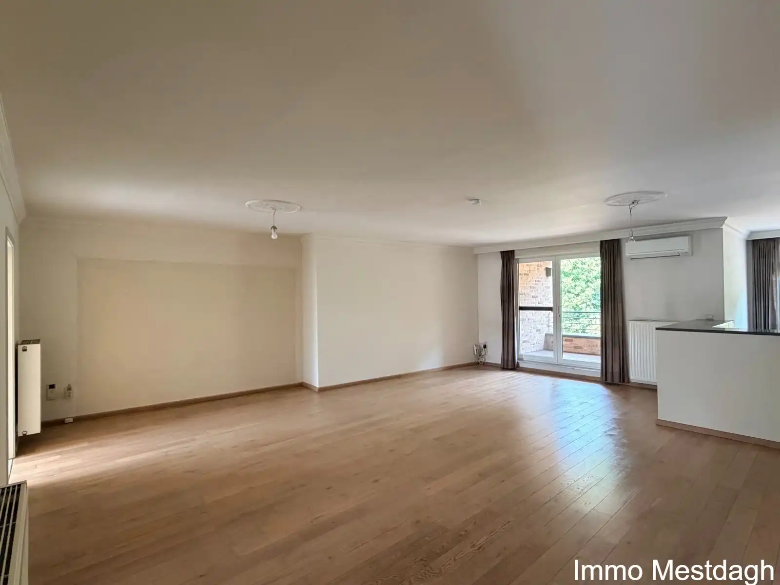 Lichtrijk en ruim appartement met 3 terrassen en autostaanplaats in het centrum van Diest foto 8