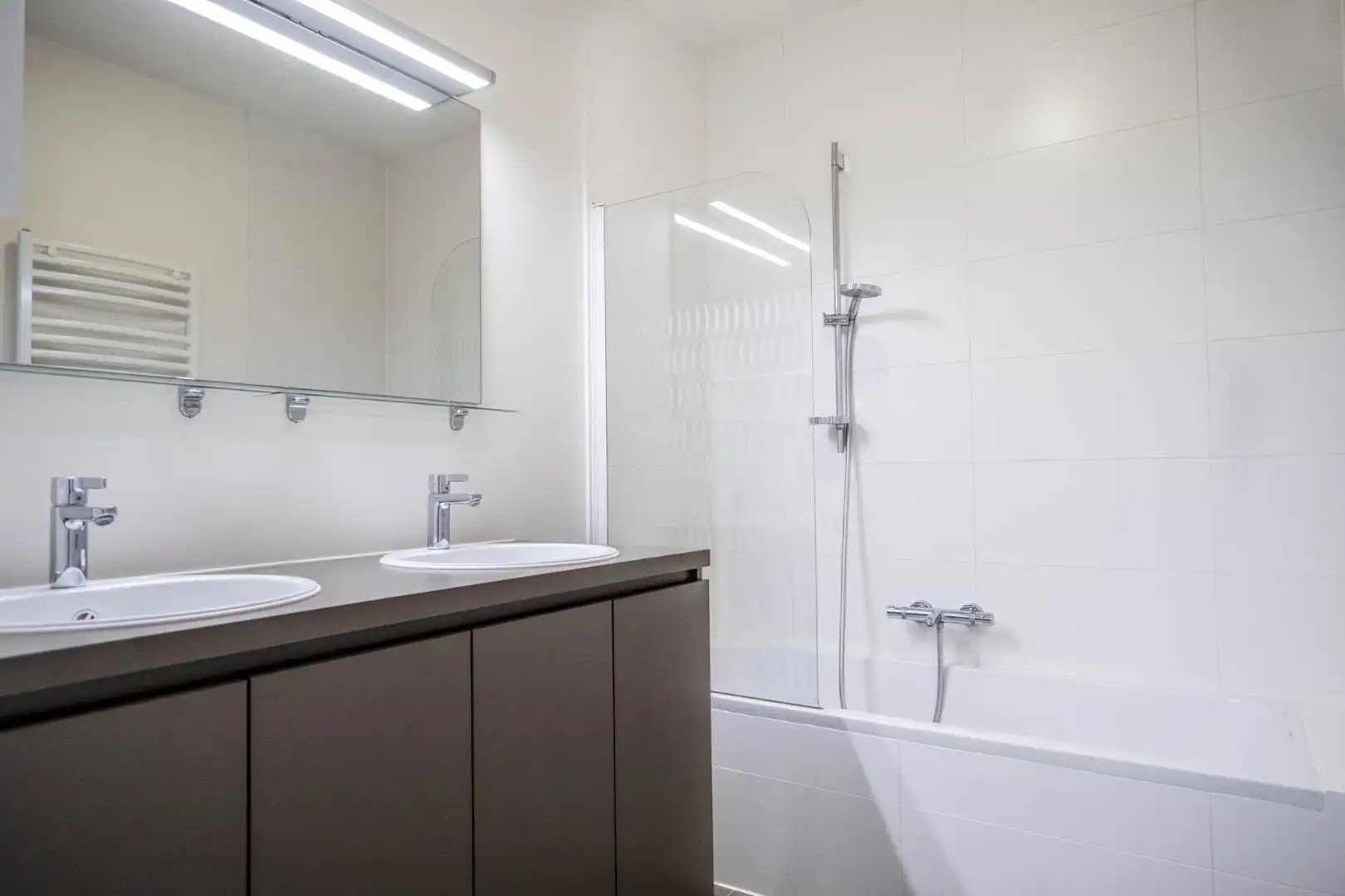 Appartement met twee slaapkamers en terras foto 9