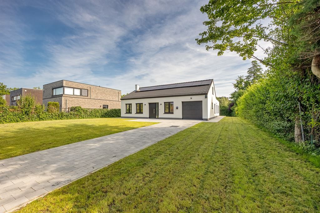 Stijlvol gerenoveerde villa met ruime tuin foto 3