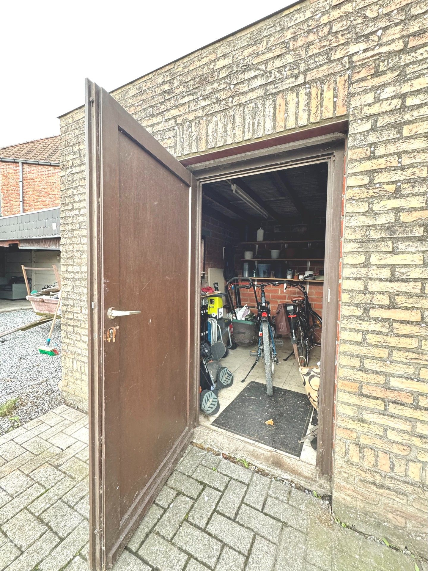 HALFOPEN WONING MET TUIN EN 3 KAMERS op 597 m² foto 22