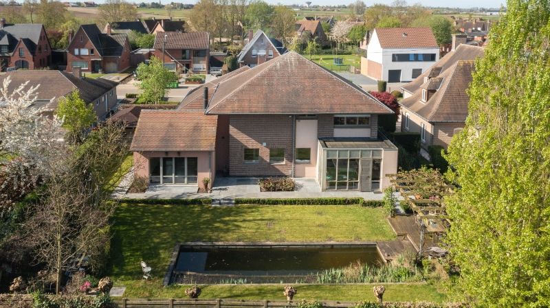 Hooglede - Gits : uitzonderlijke ruime  villa met 6 slaapkamers en praktijkruimte van 142 m². foto 2