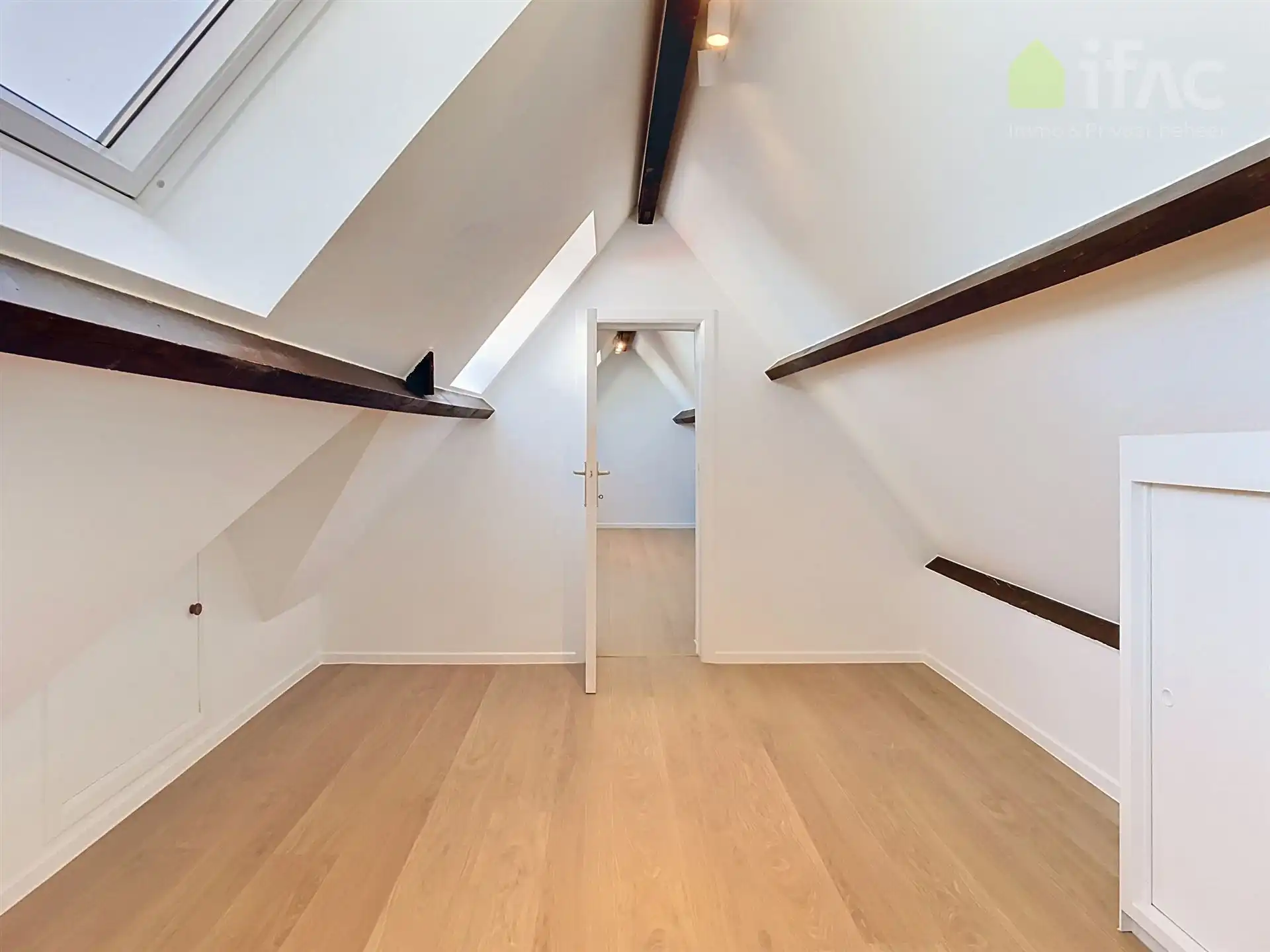 Villa op toplocatie met prachtige tuin foto 25