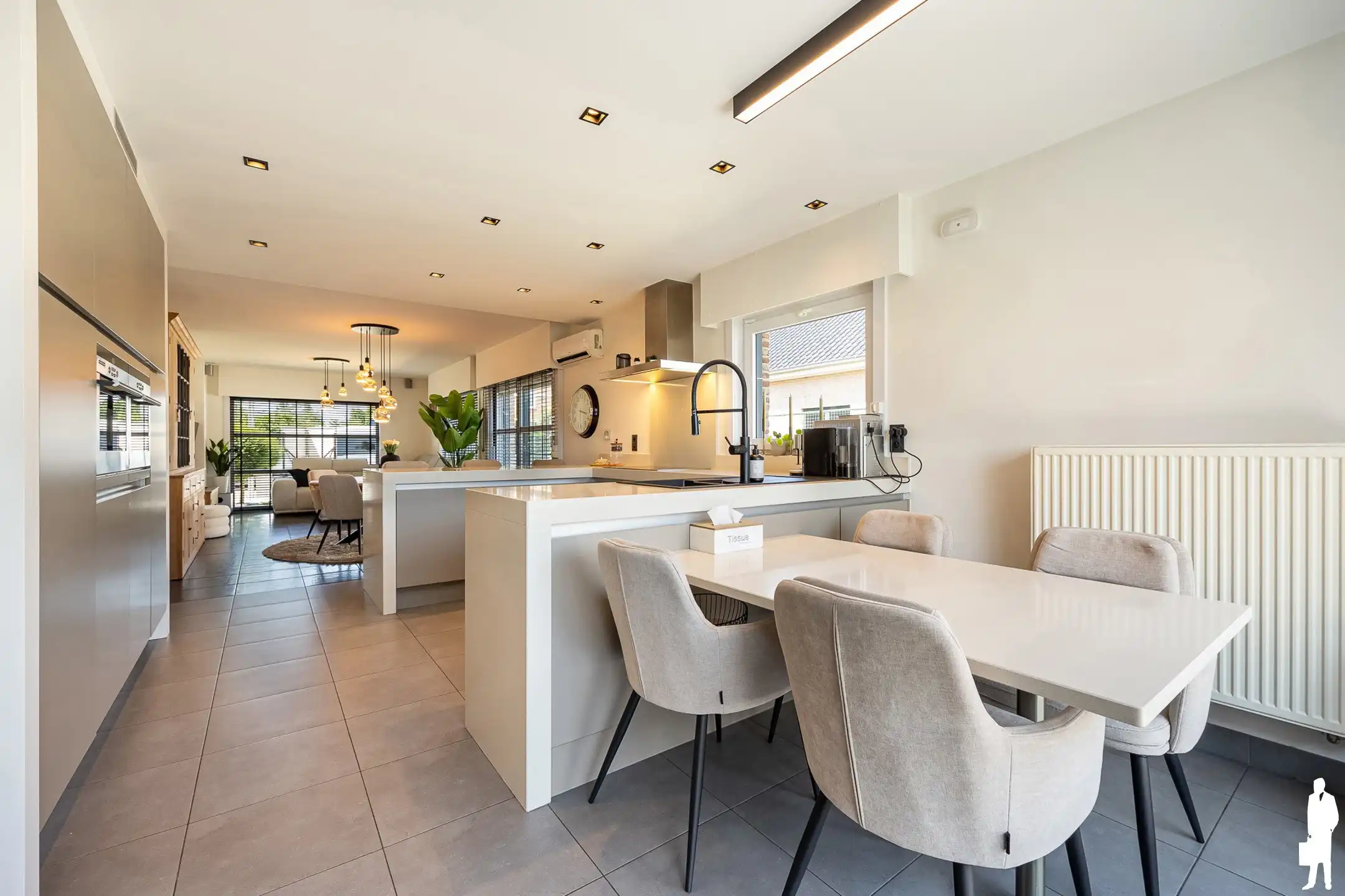 Luxueuze open bebouwing met 4 slpk, 2 badkamers en garage foto 7