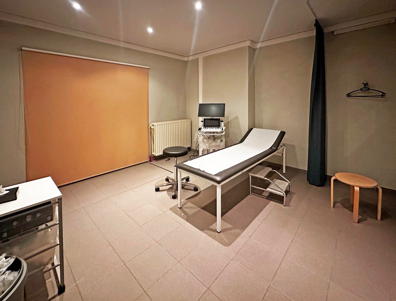 Opbrengsteigendom (praktijk + 2 appartementen) in Wijnegem centrum te koop! foto 35