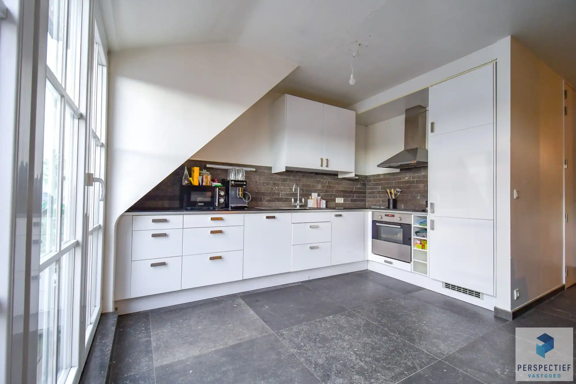 BEZOEKMOMENT WOENSDAG 26/08 VAN 17U TOT 18U30 | Ruim en modern woonappartement (bouwjaar 2020) met 2 slaapkamers en terras. foto 10