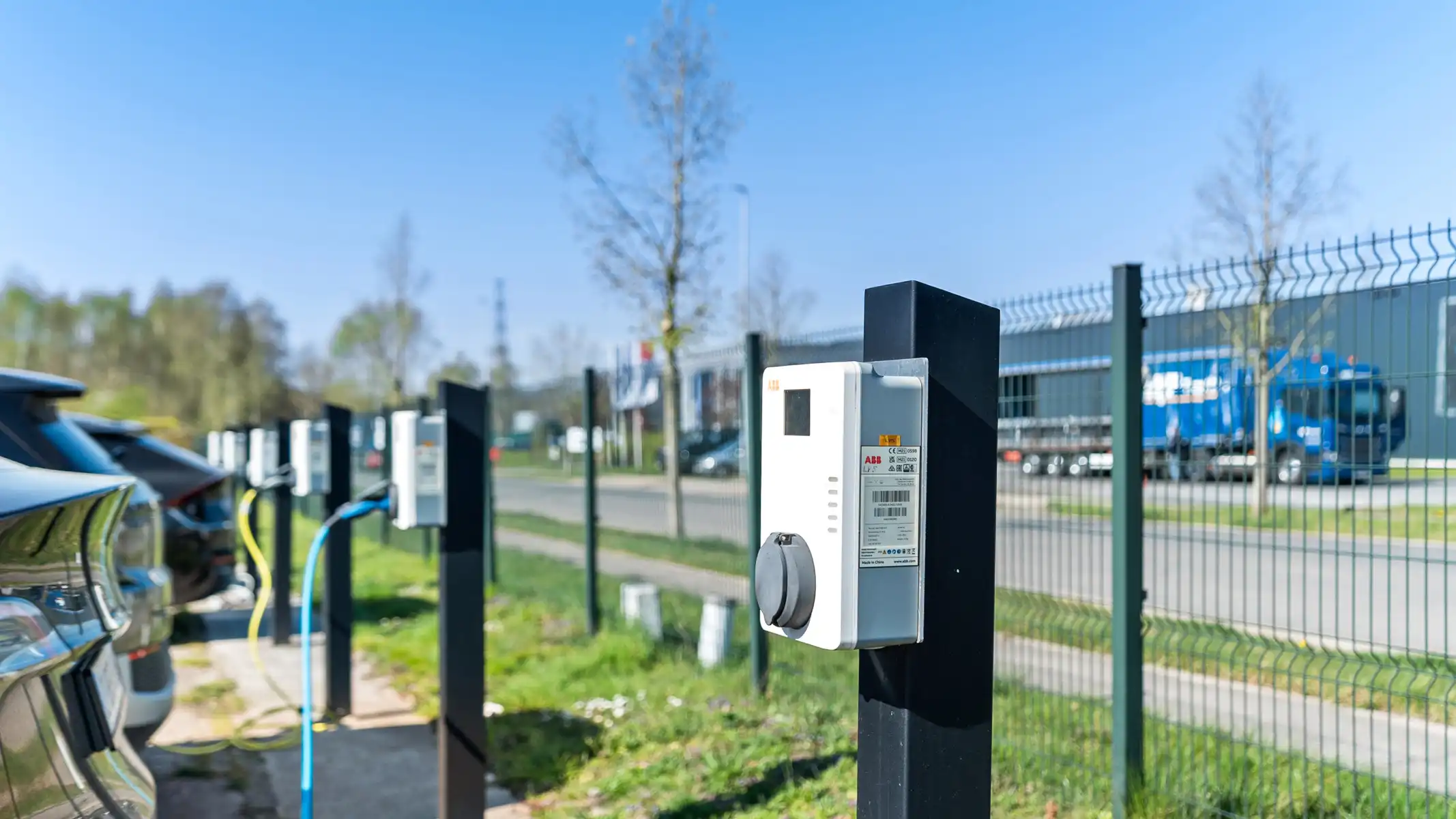 Volledig uitgerust distributiecentrum in nieuwbouwstaat foto 10