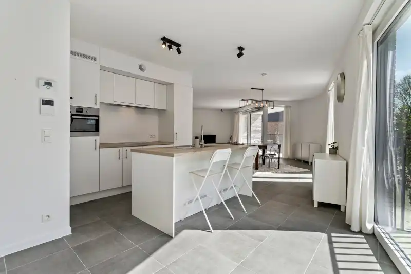 Stijlvol nieuwbouwappartement in het centrum van Nazareth (2024) foto 2