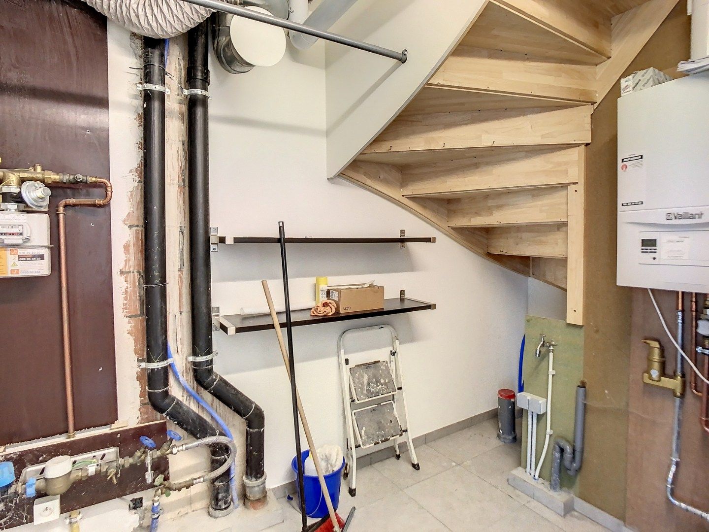Recente woning met 3 slaapkamers, berging, carport en tuin te Tongeren foto 4