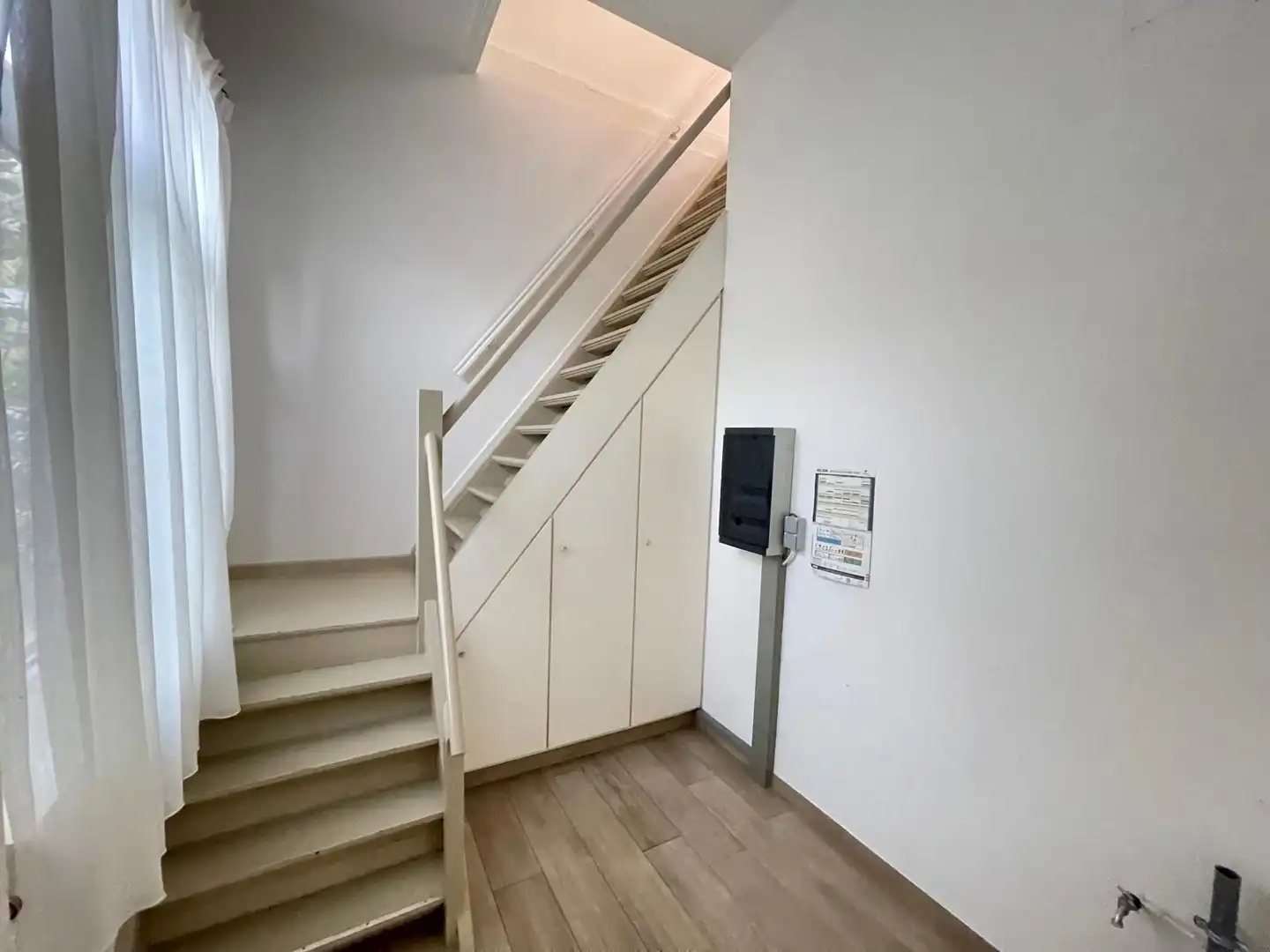 HUIS MET TUIN foto 8