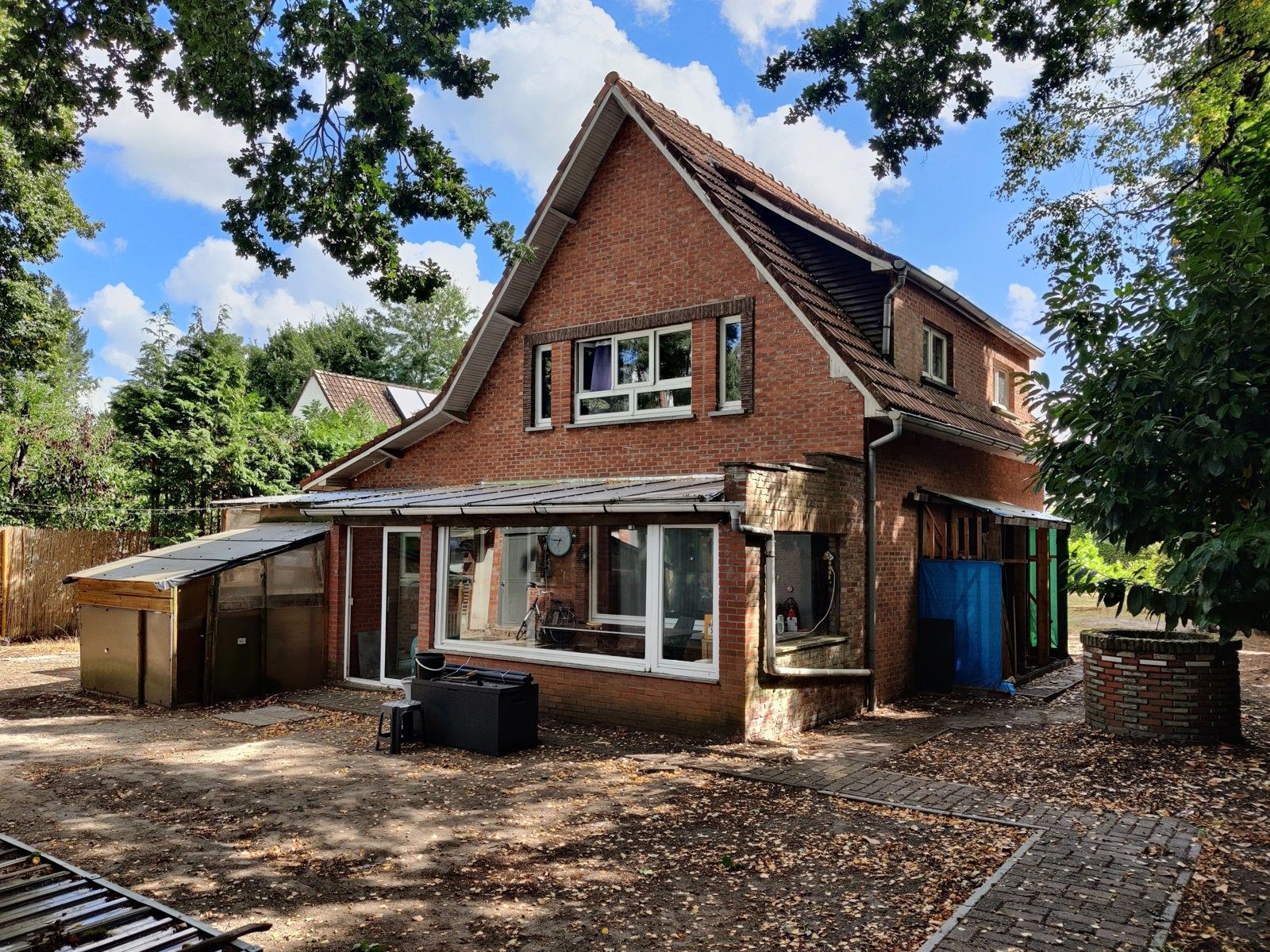 Charmante woning met magazijn  foto 3