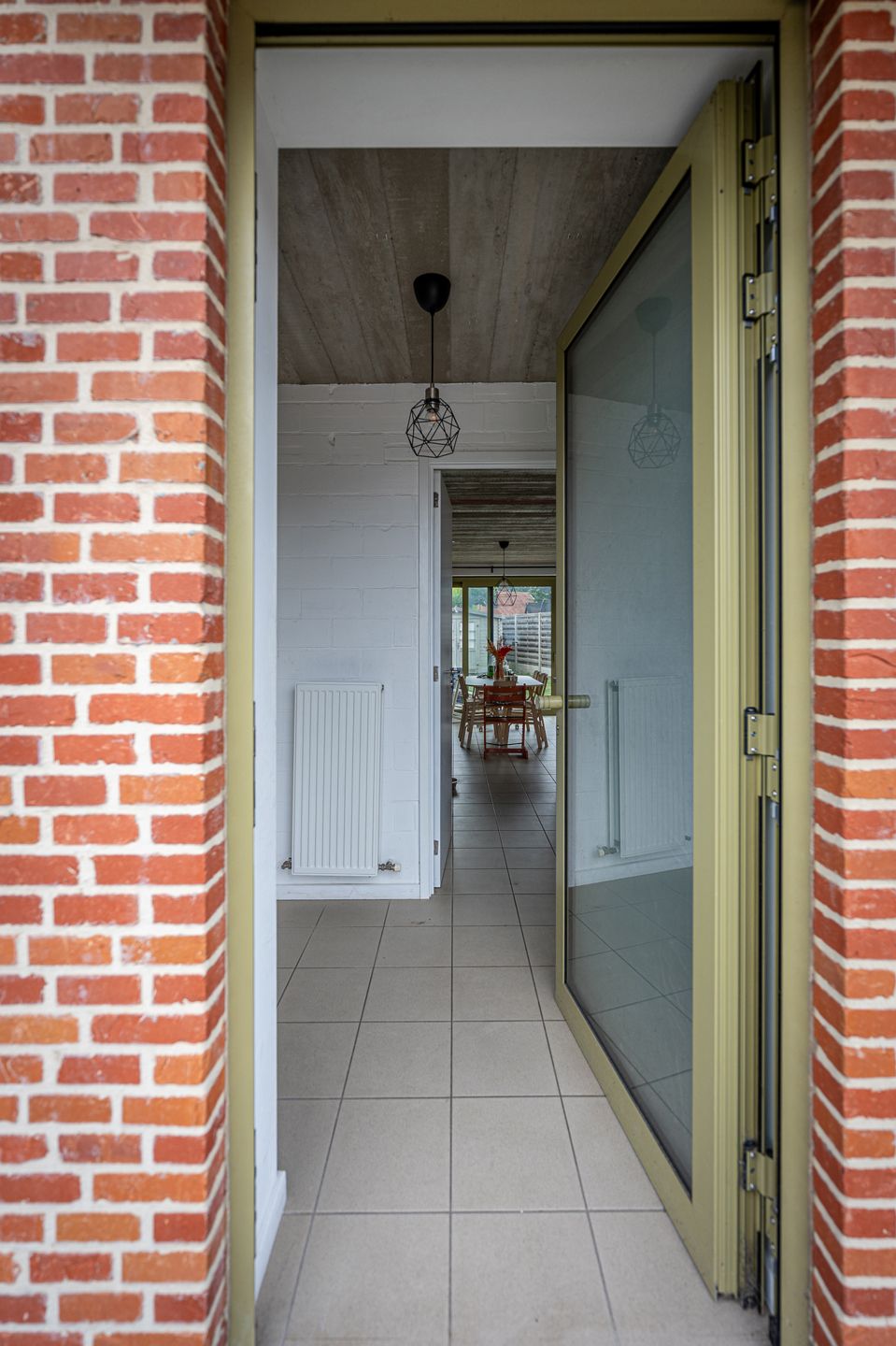 Recente woning in halfopen bebouwing foto 3