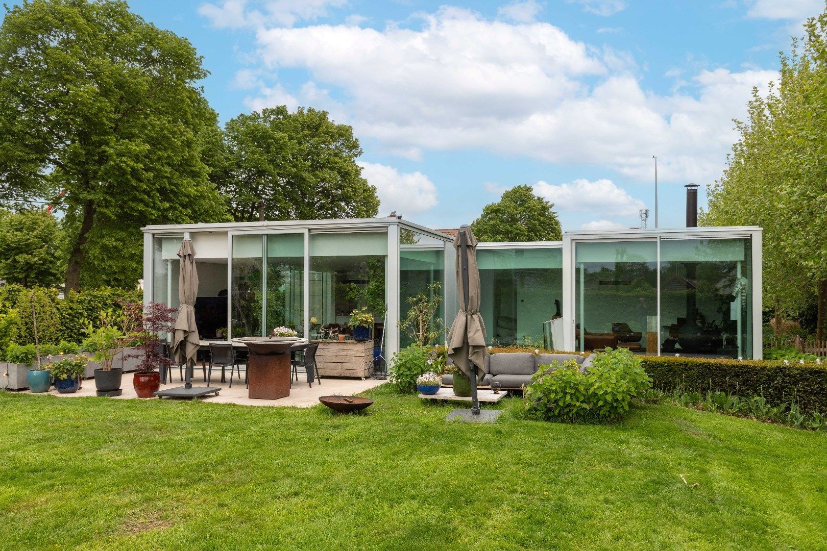 PUUR ARCHITECTUUR! Sublieme, energiezuinige villa met praktijk in het groen tussen Oostkamp en Brugge  foto {{pictureIndex}}