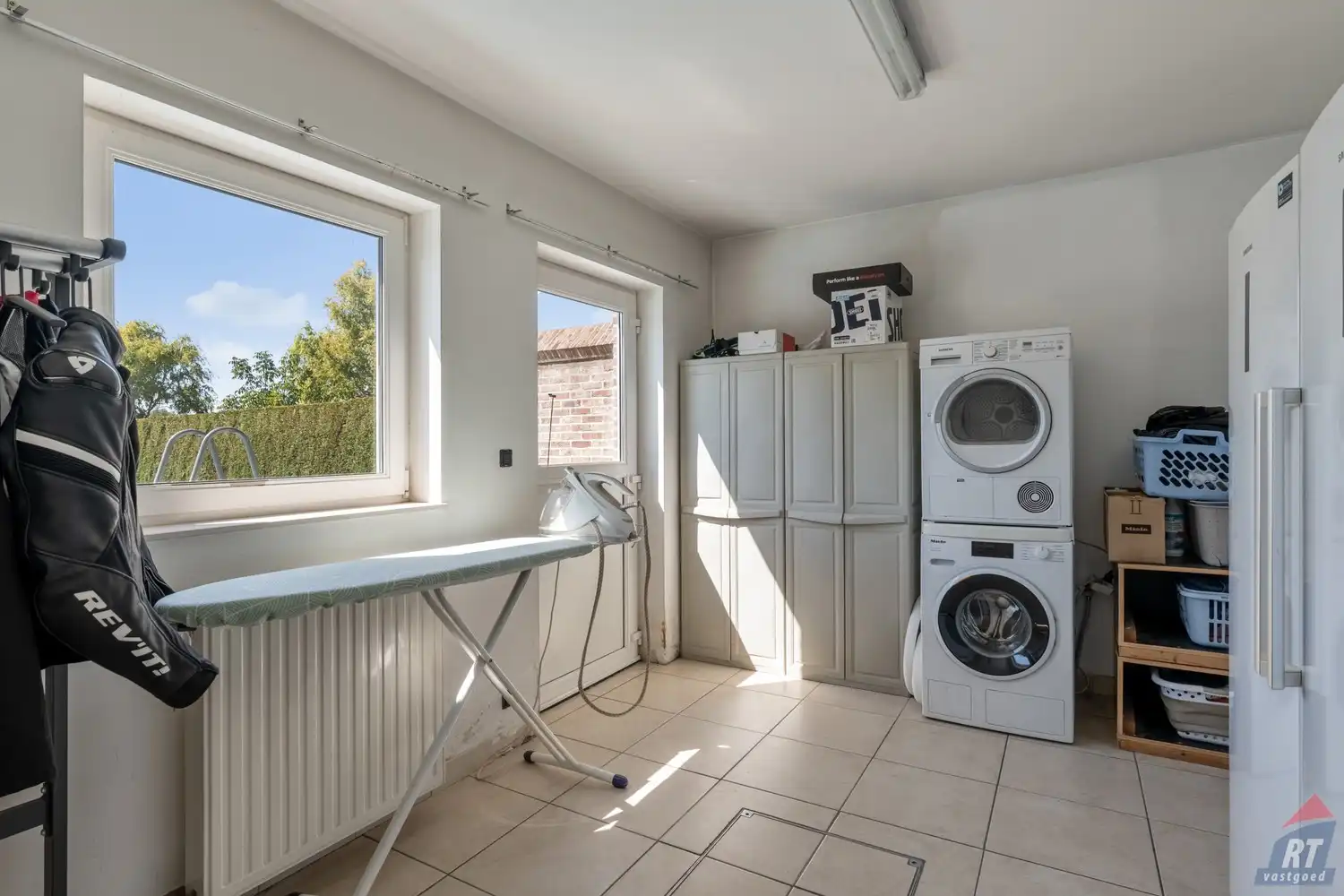 Zeer ruime, instapklare gezinswoning met  4 tot 5 slaapkamers foto 11