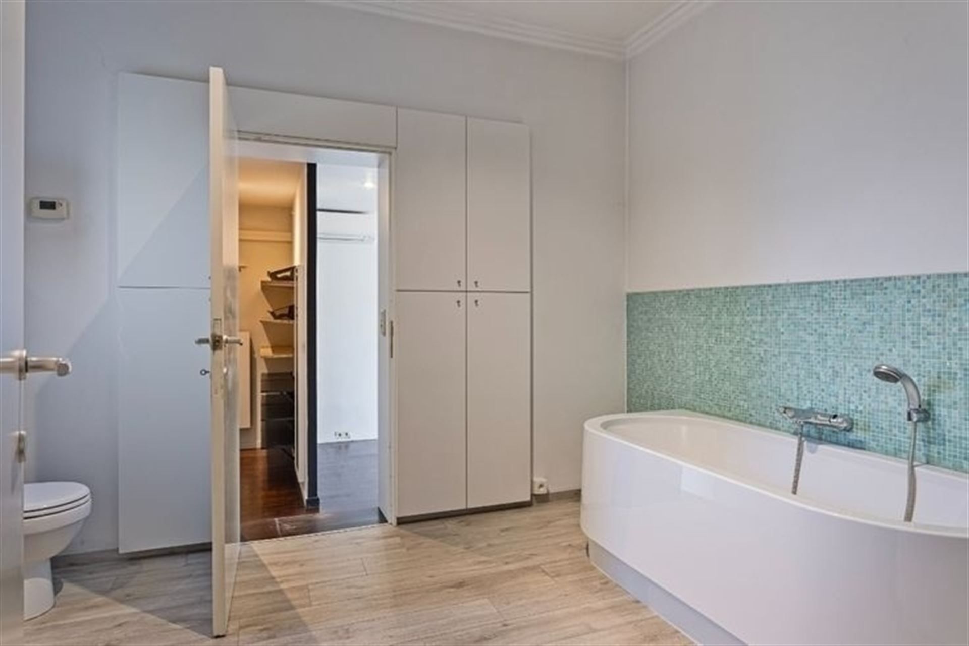 Unieke woonst met professionele ruimte! foto 11