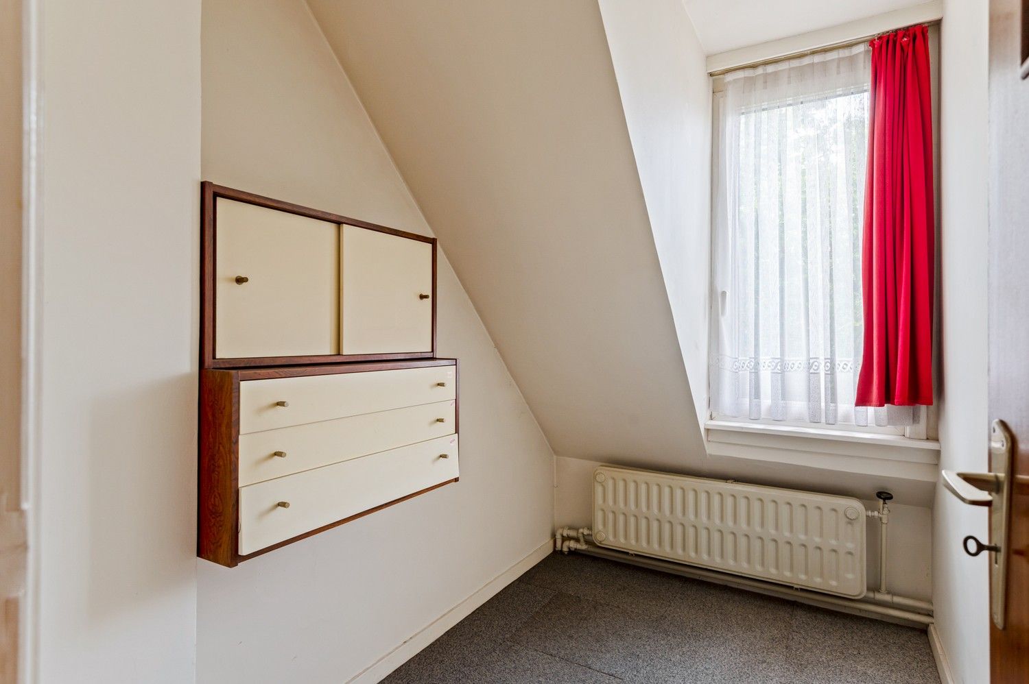 Ruime woning met 4 slaapkamers, garage & tuin in Borsbeek! foto 14