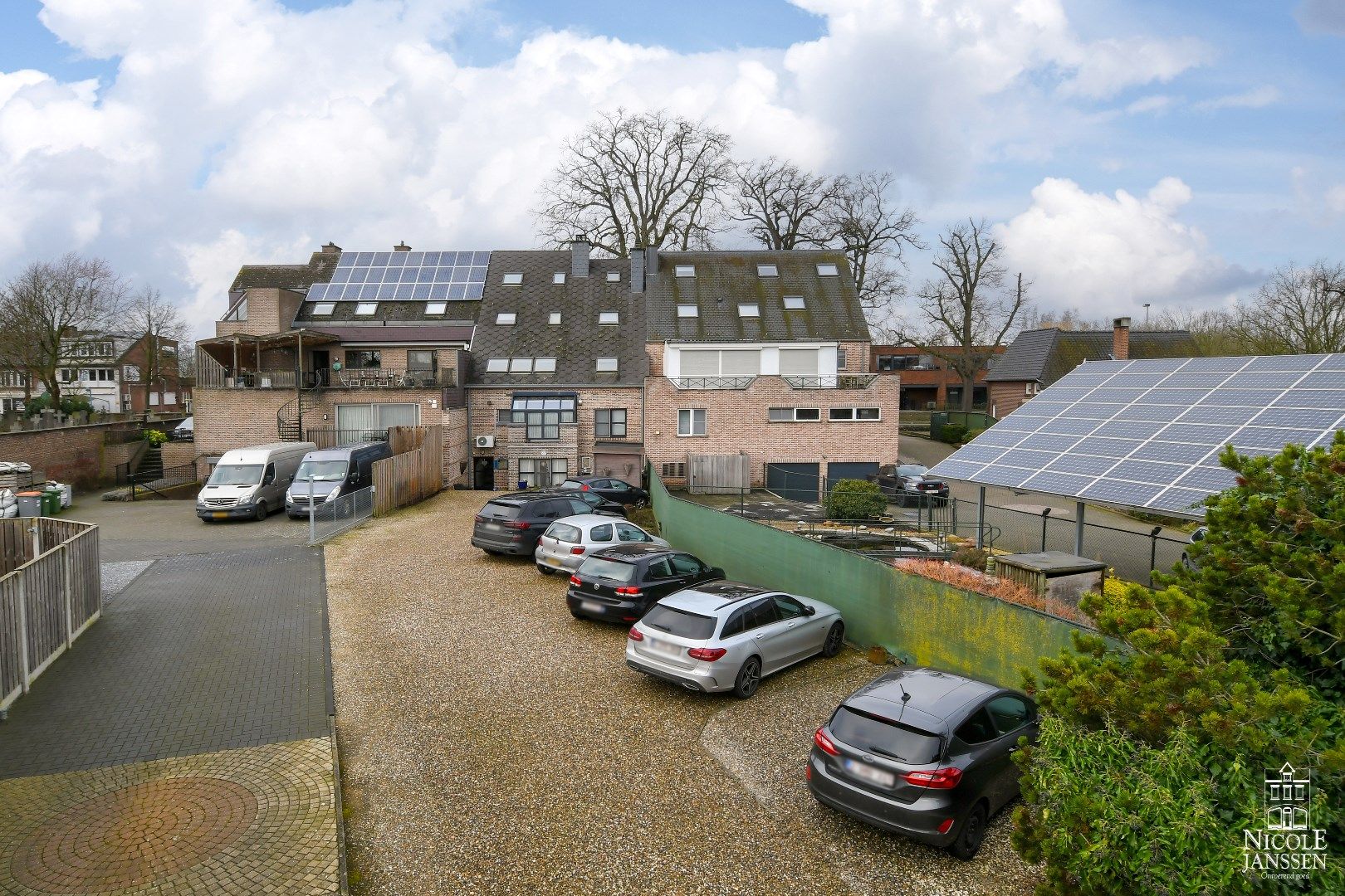 Interessant opbrengstgebouw met 4 appartementen en 2 handelsruimtes  foto 33