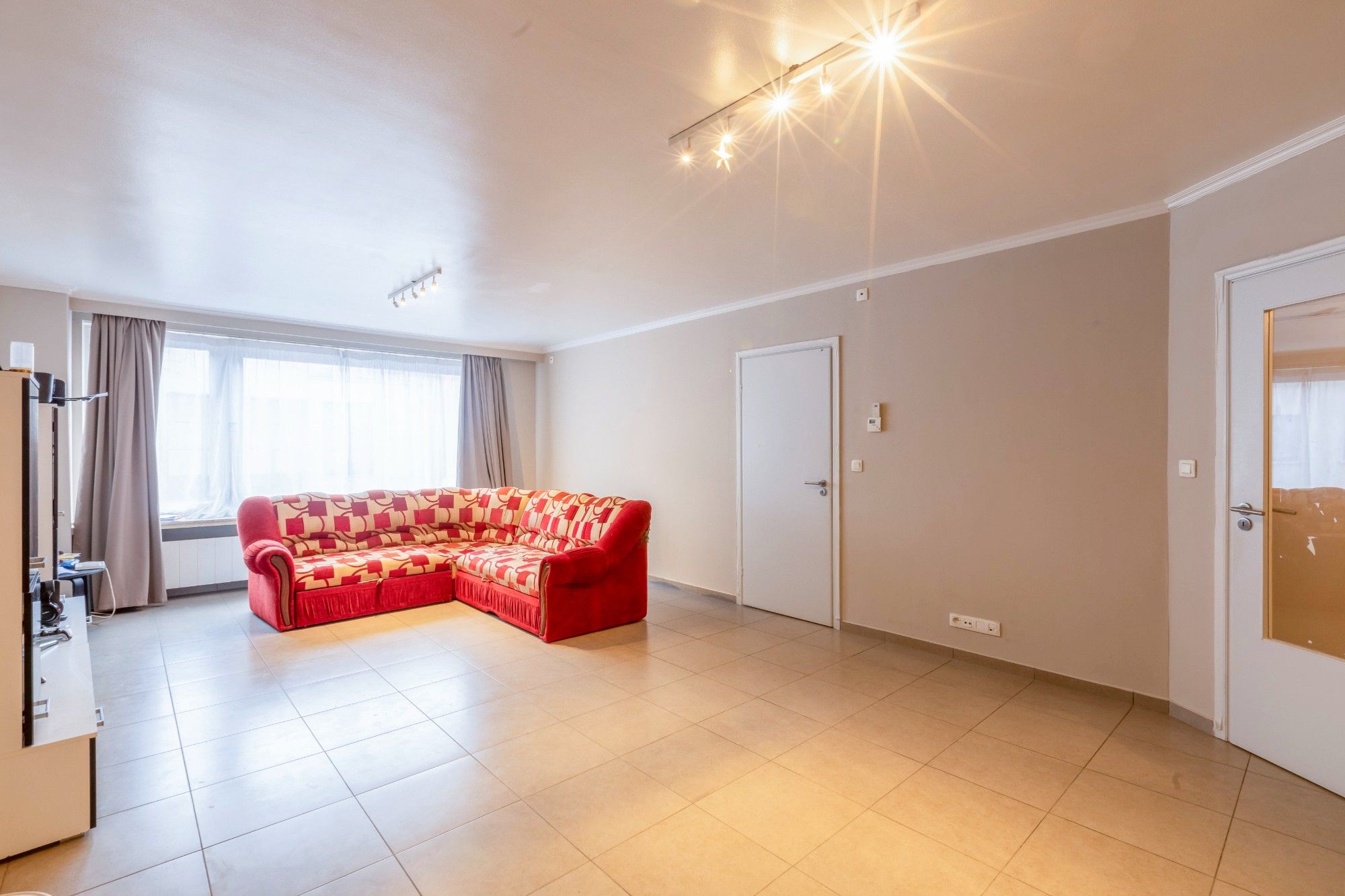 Appartement met 2 slaapkamers, terras én garage op wandelafstand van centrum foto {{pictureIndex}}