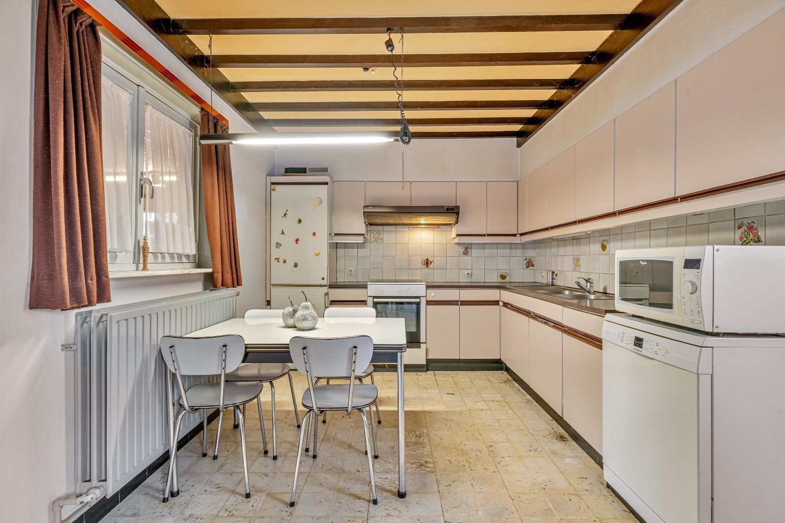 Charmante te renoveren open bebouwing met veel potentieel  foto 8