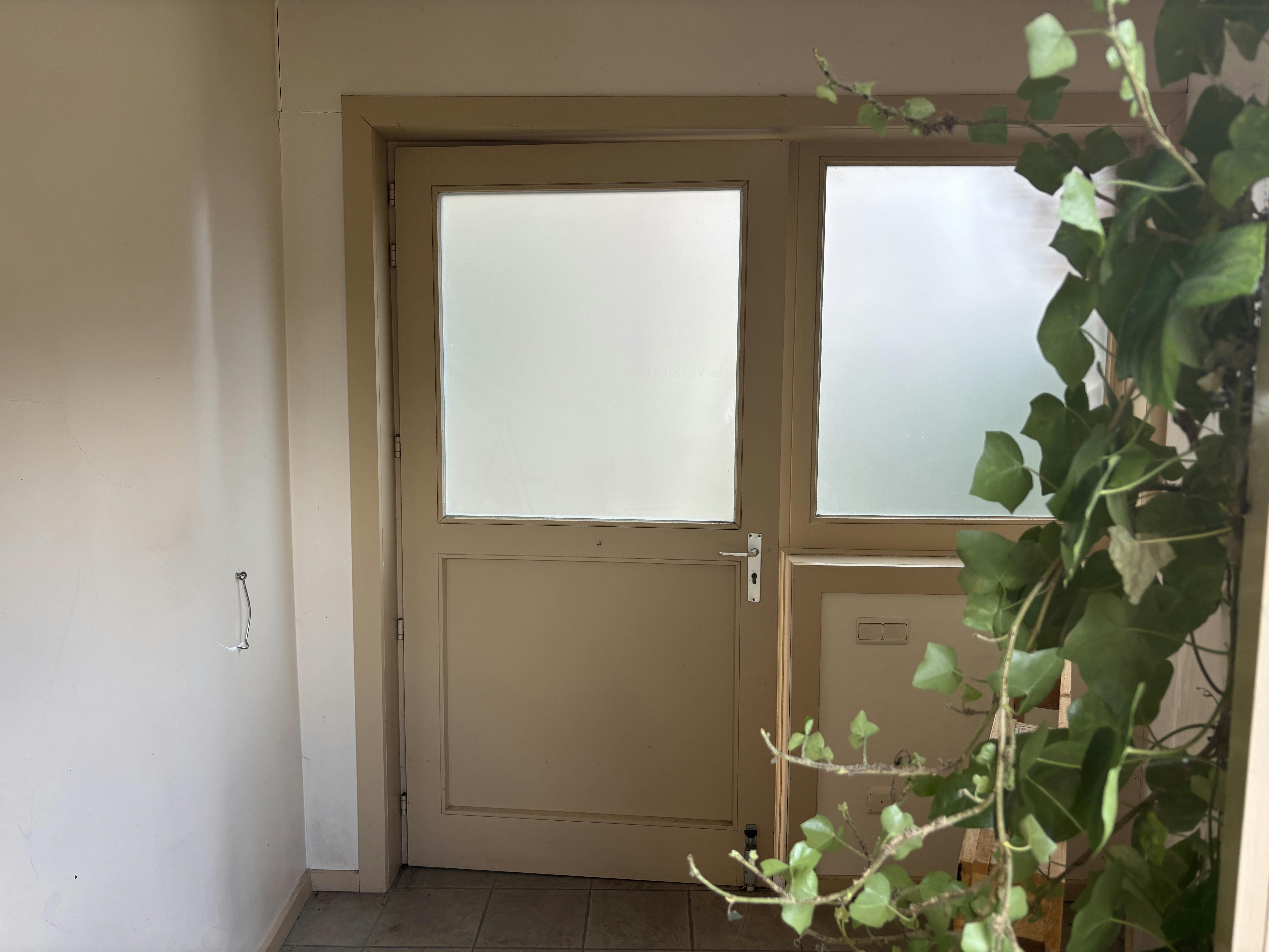 Handelspand met woonst te koop in centrum Brecht! foto 11