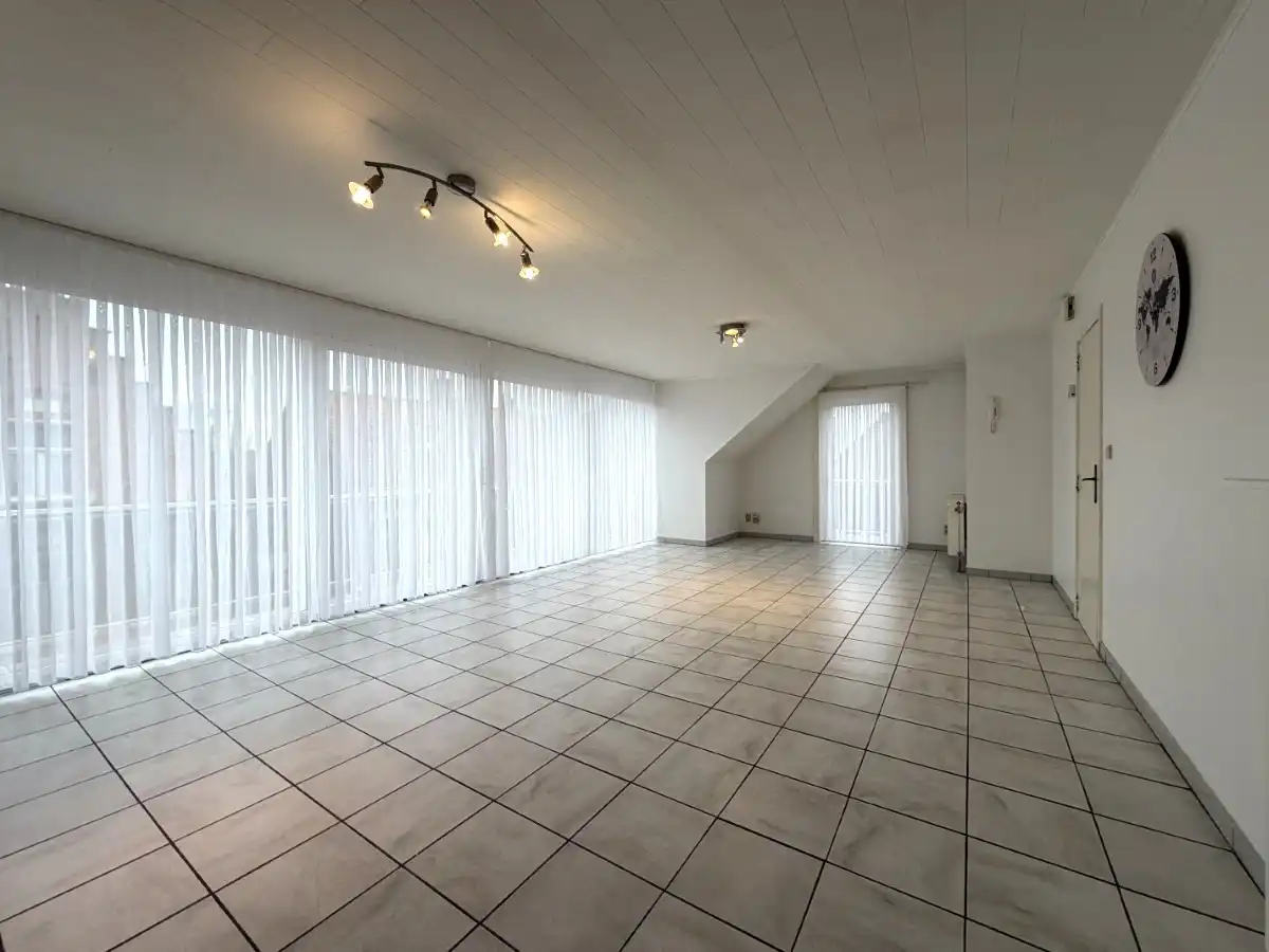 Moorslede - Ruim appartement met een lichtrijke leefruimte in het centrum foto 4