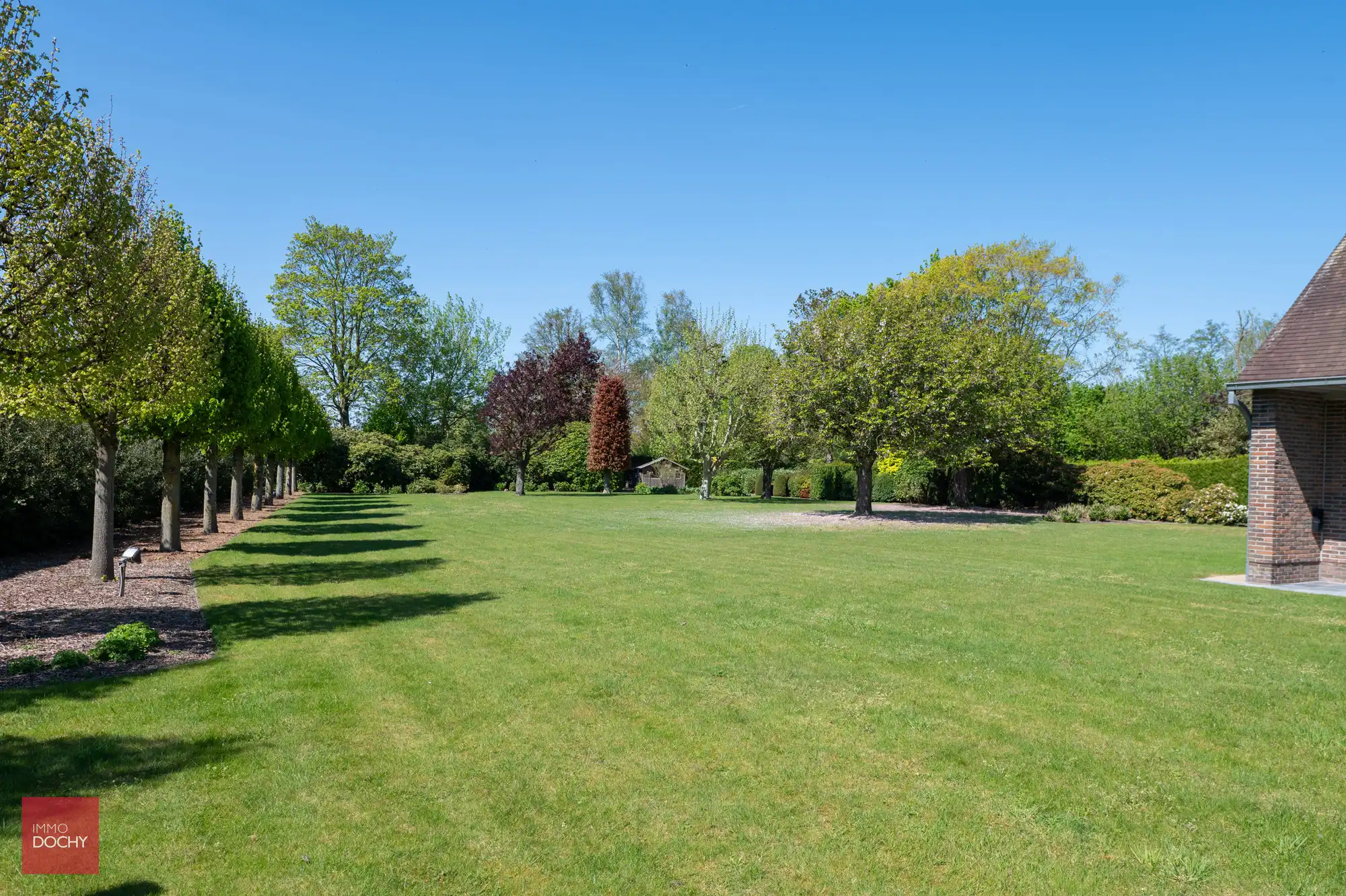 Zeer goed onderhouden ruime villa op 5.328m² foto 6