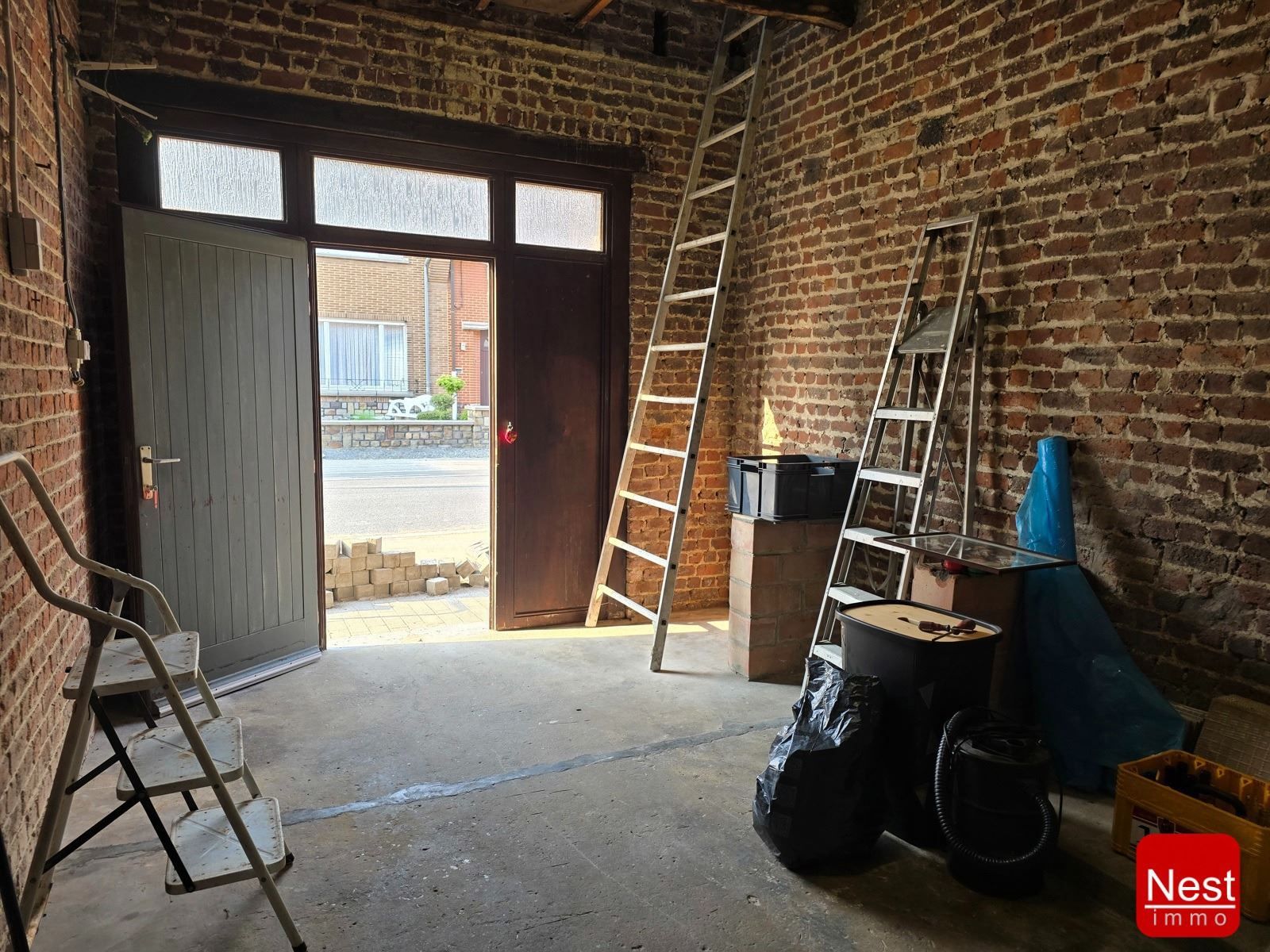 Te renoveren woning met groot potentieel foto 16