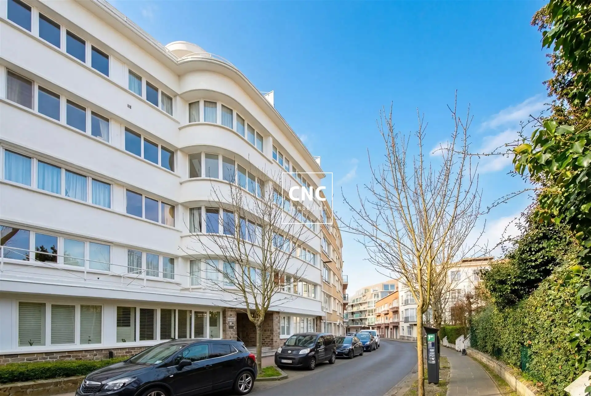 Ruim & lichtrijk appartement met zonnig terras op toplocatie foto {{pictureIndex}}