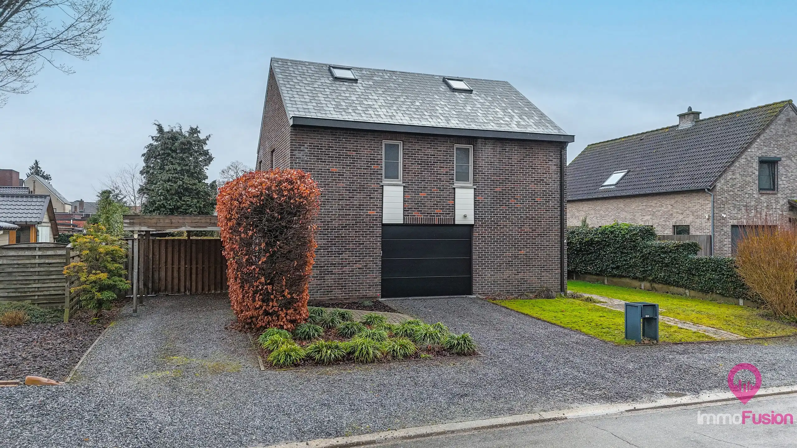 Hoofdfoto van de publicatie: Ruime instapklare open bebouwing met 2 badkamers op 9a grond