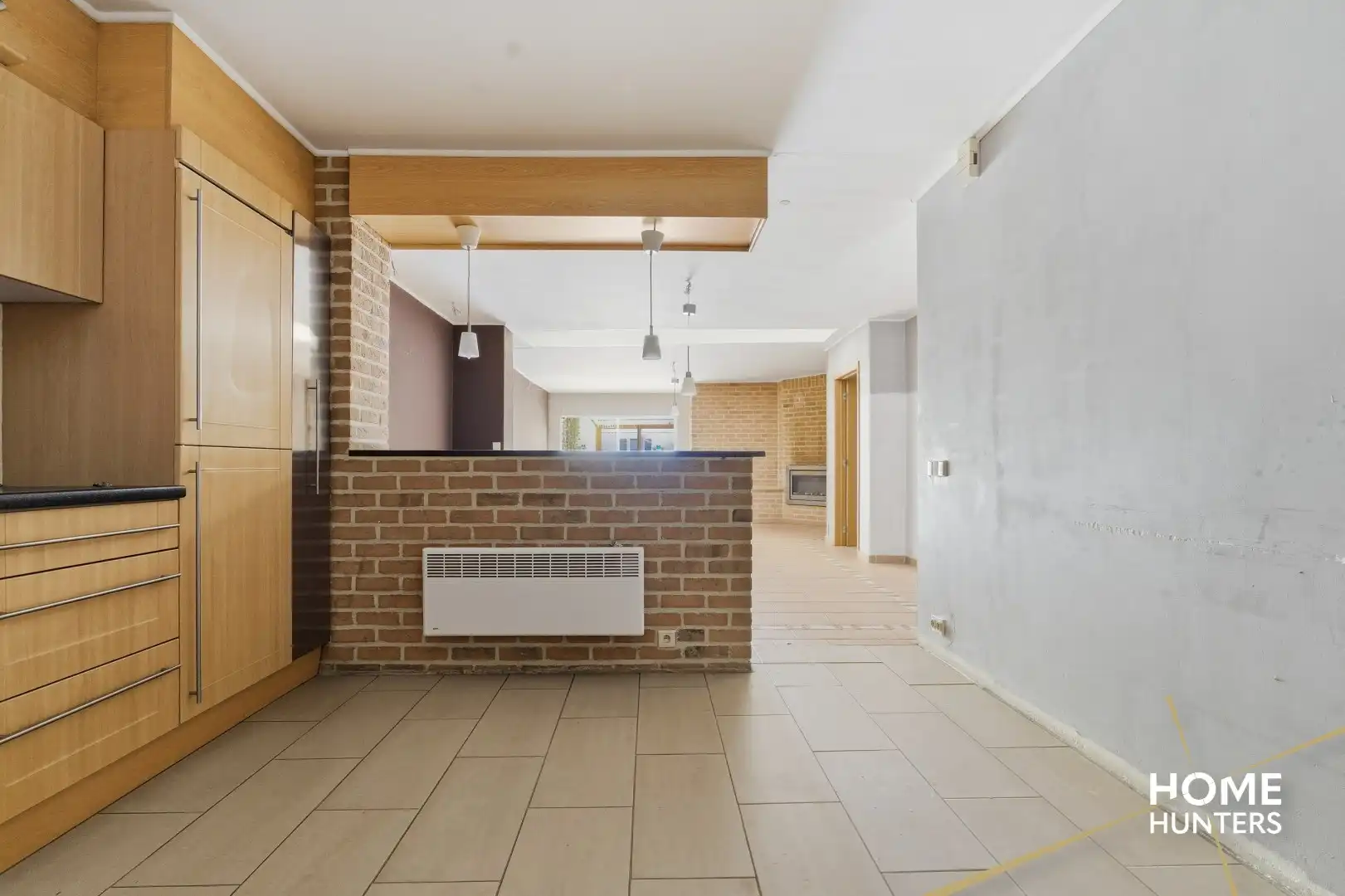 Karaktervolle renovatiekans op topligging in Ieper – 4 slaapkamers, ruime tuin en garage met achteruitgang foto 13